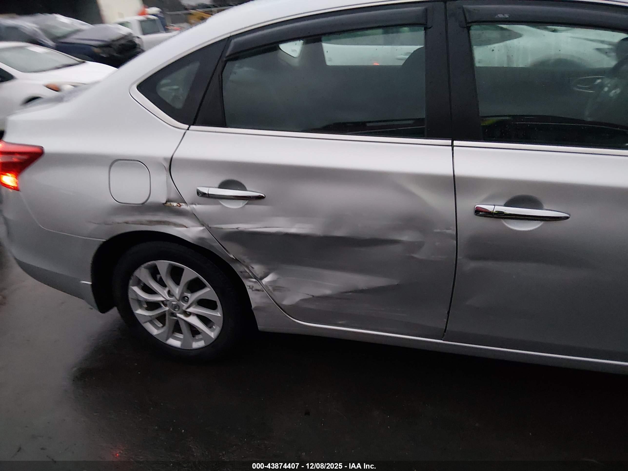 NISSAN SENTRA image 6