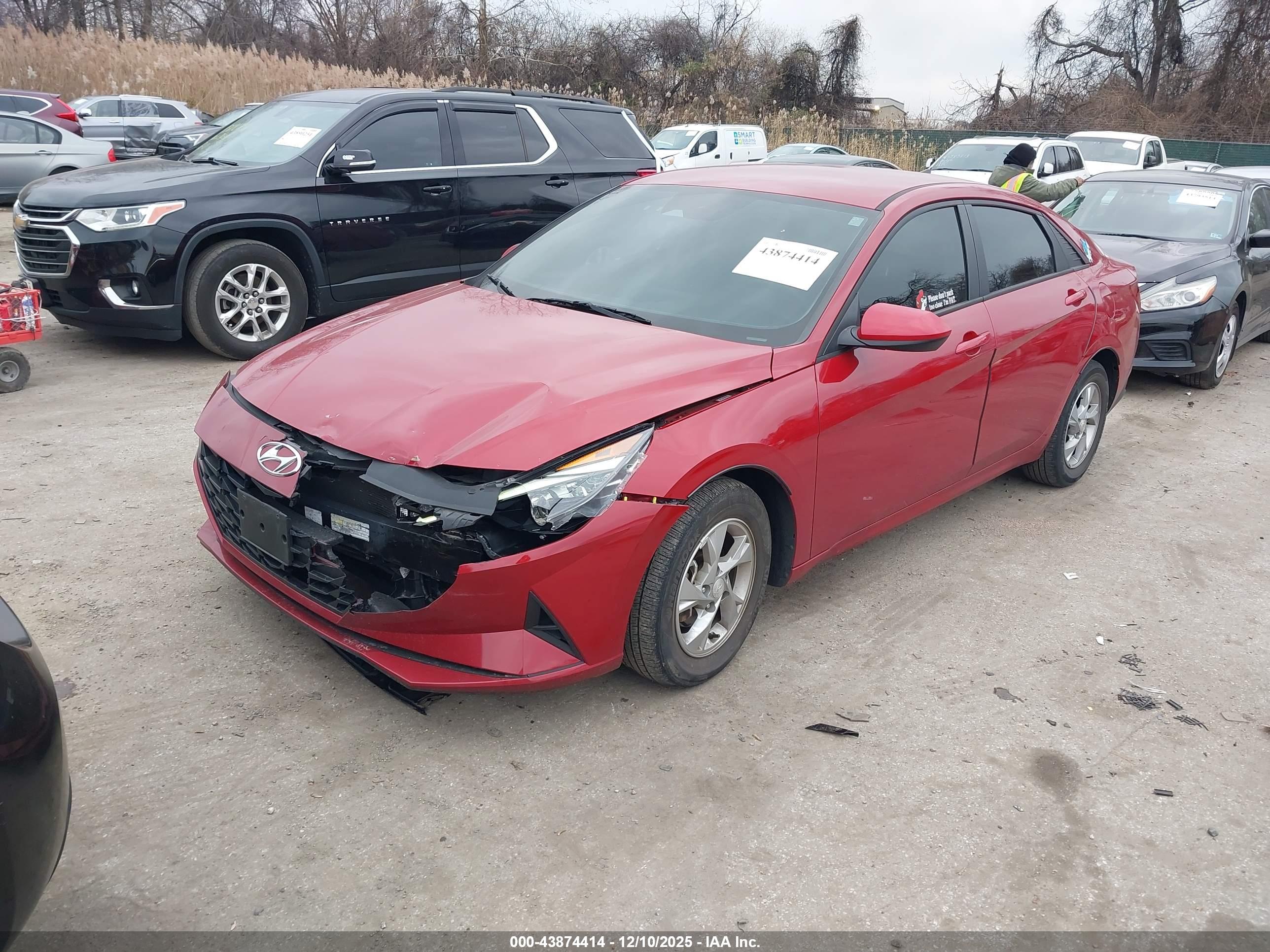 HYUNDAI ELANTRA image 2