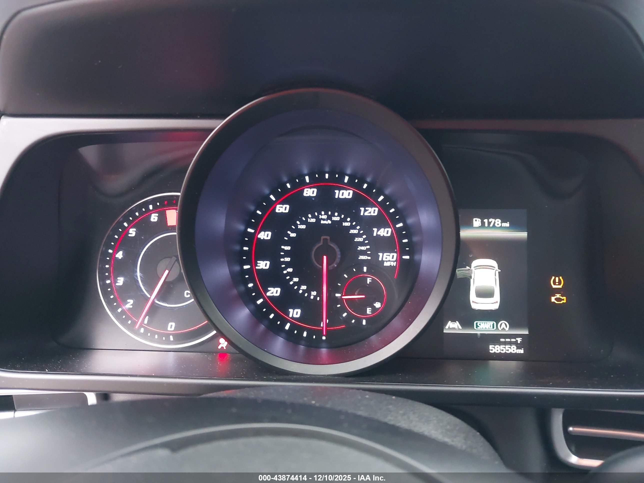 HYUNDAI ELANTRA image 7