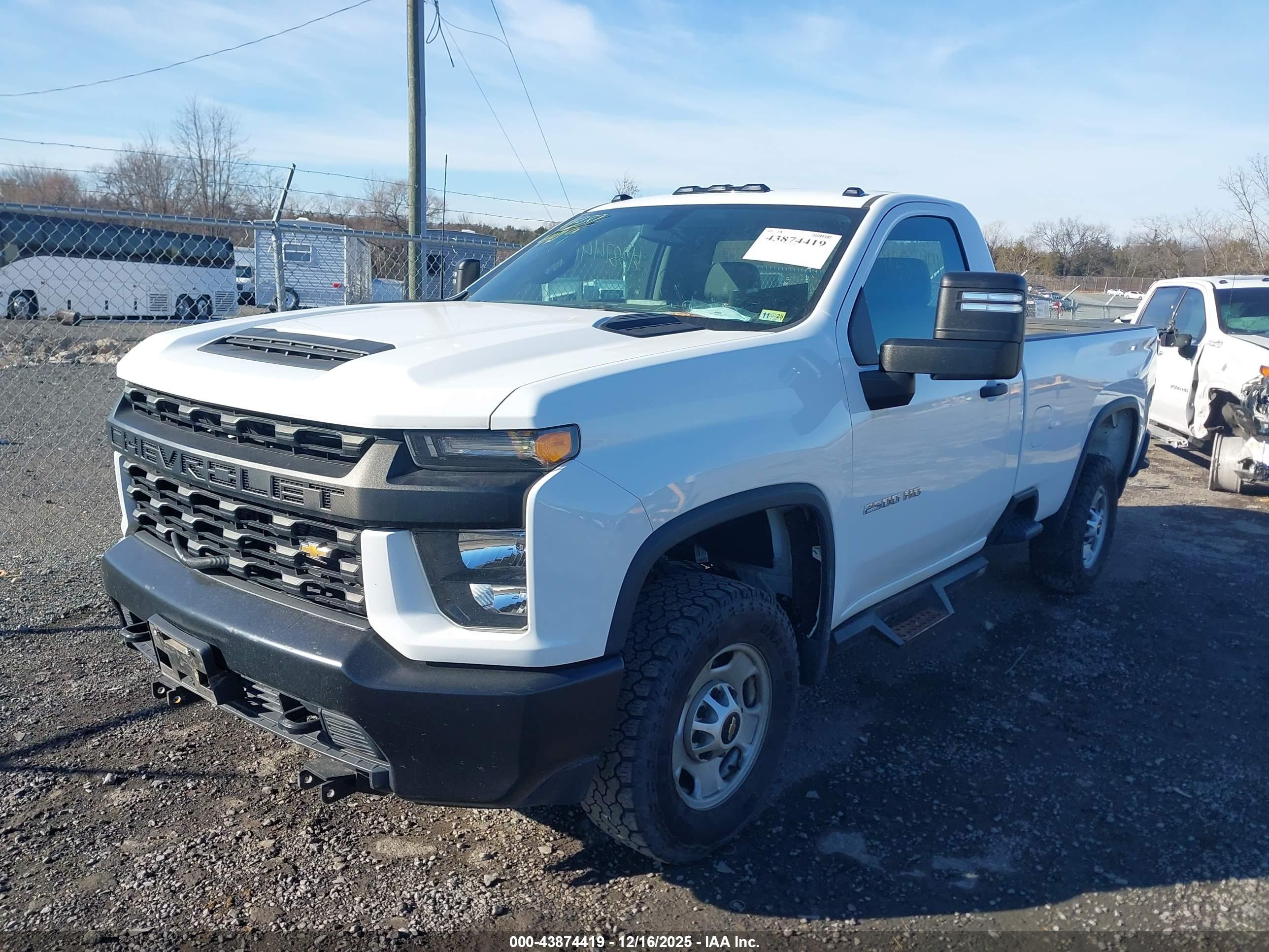 CHEVROLET SILVERADO image 2