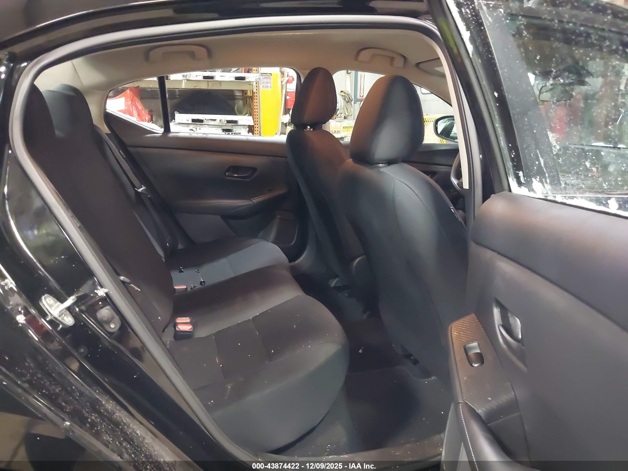 NISSAN SENTRA image 8