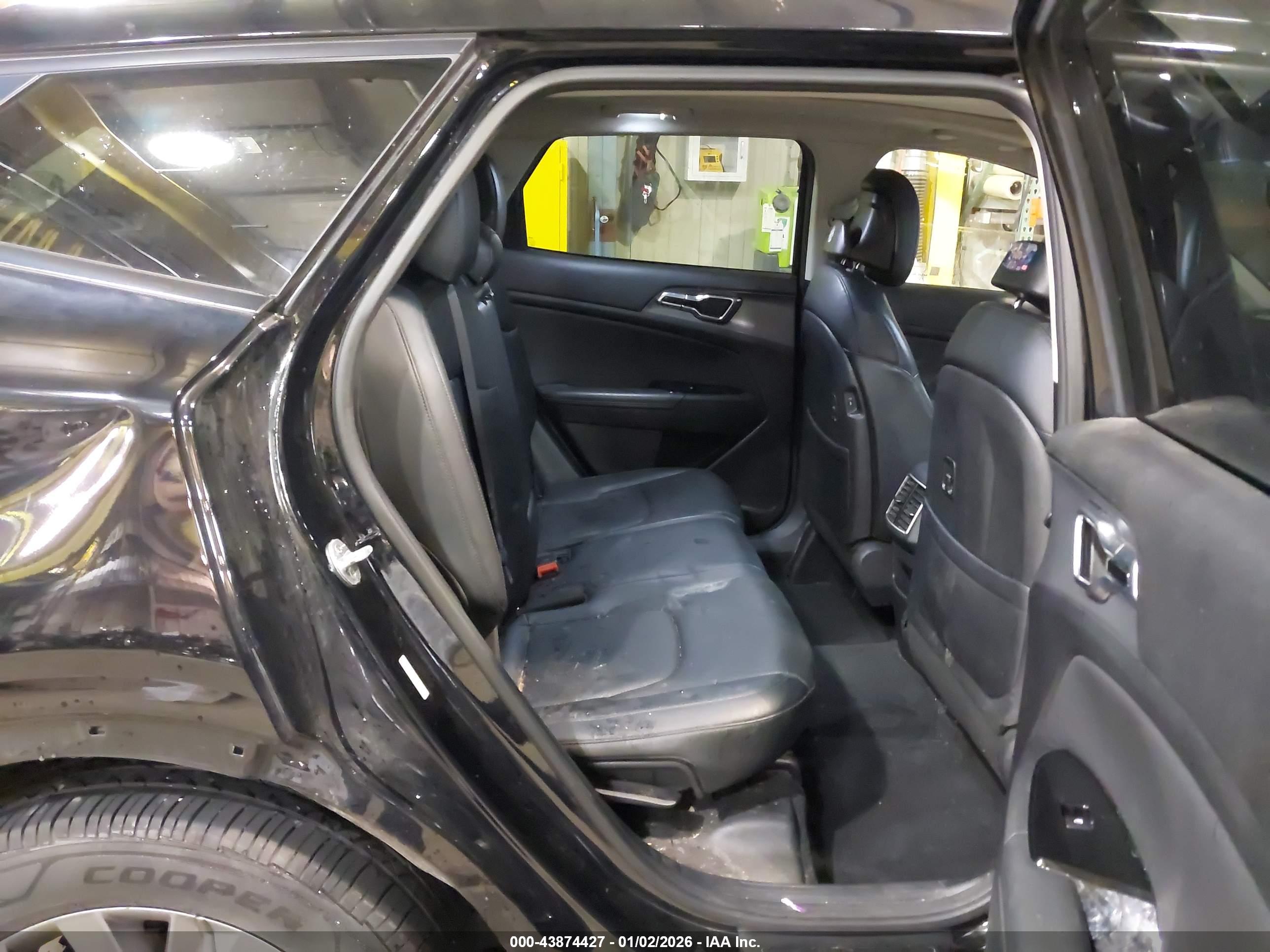 KIA SPORTAGE image 8