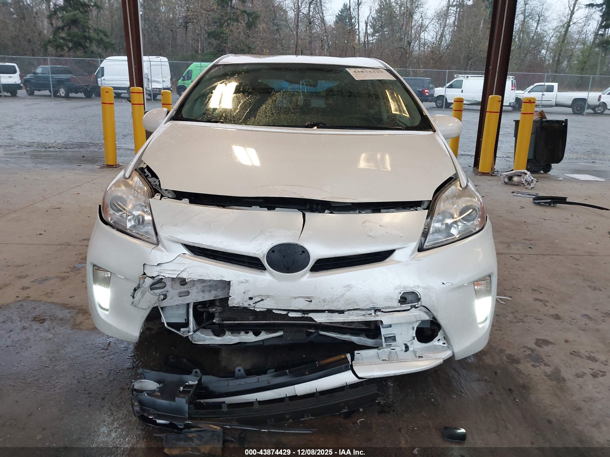 TOYOTA PRIUS image 6