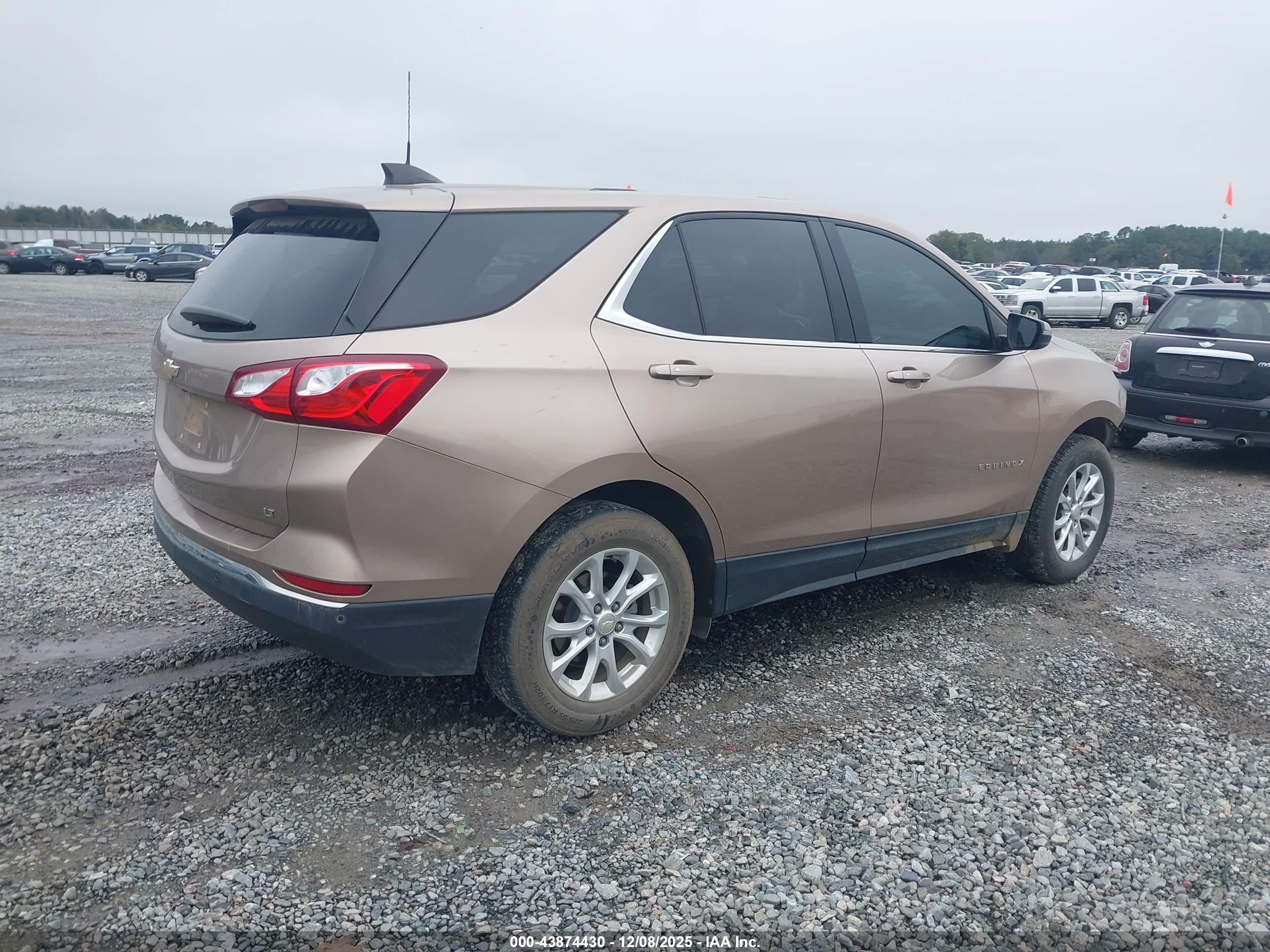 CHEVROLET EQUINOX image 4