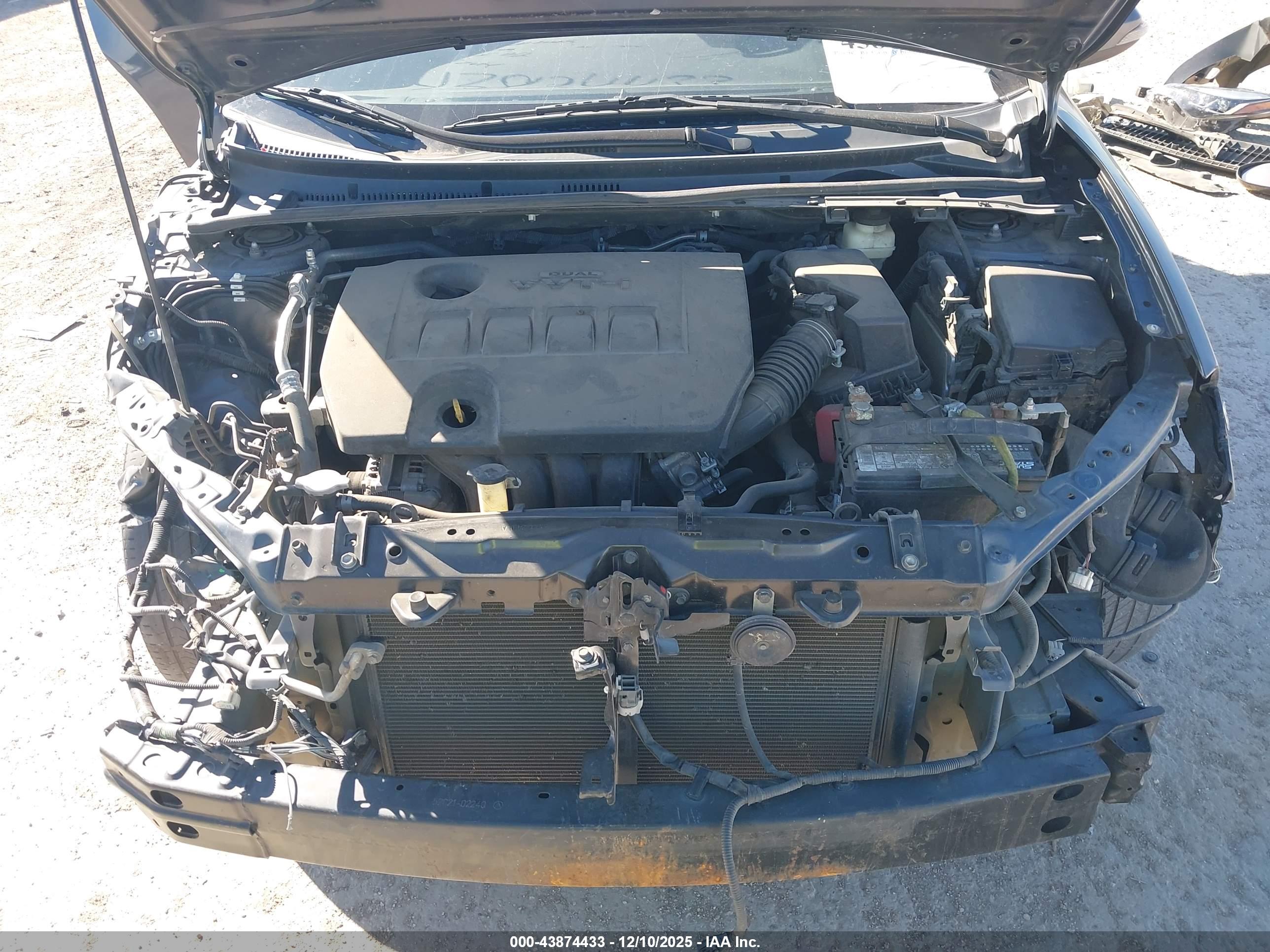 TOYOTA COROLLA image 10