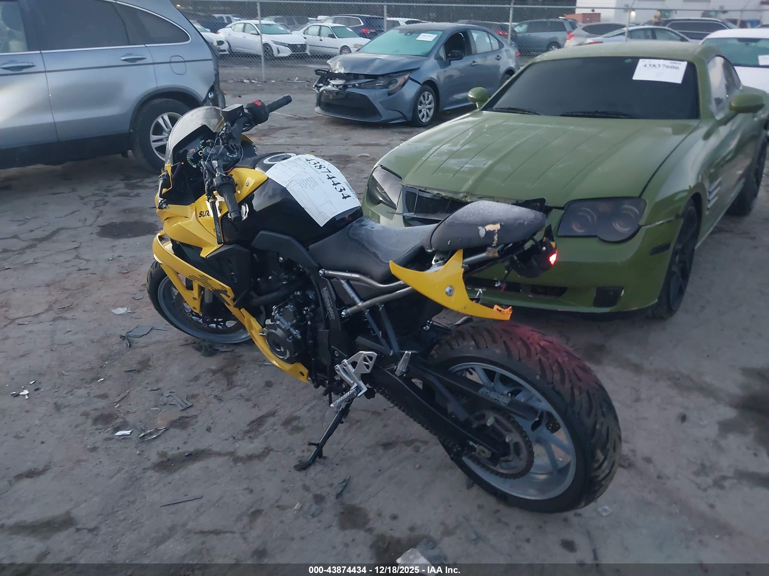 SUZUKI GSX800 image 3