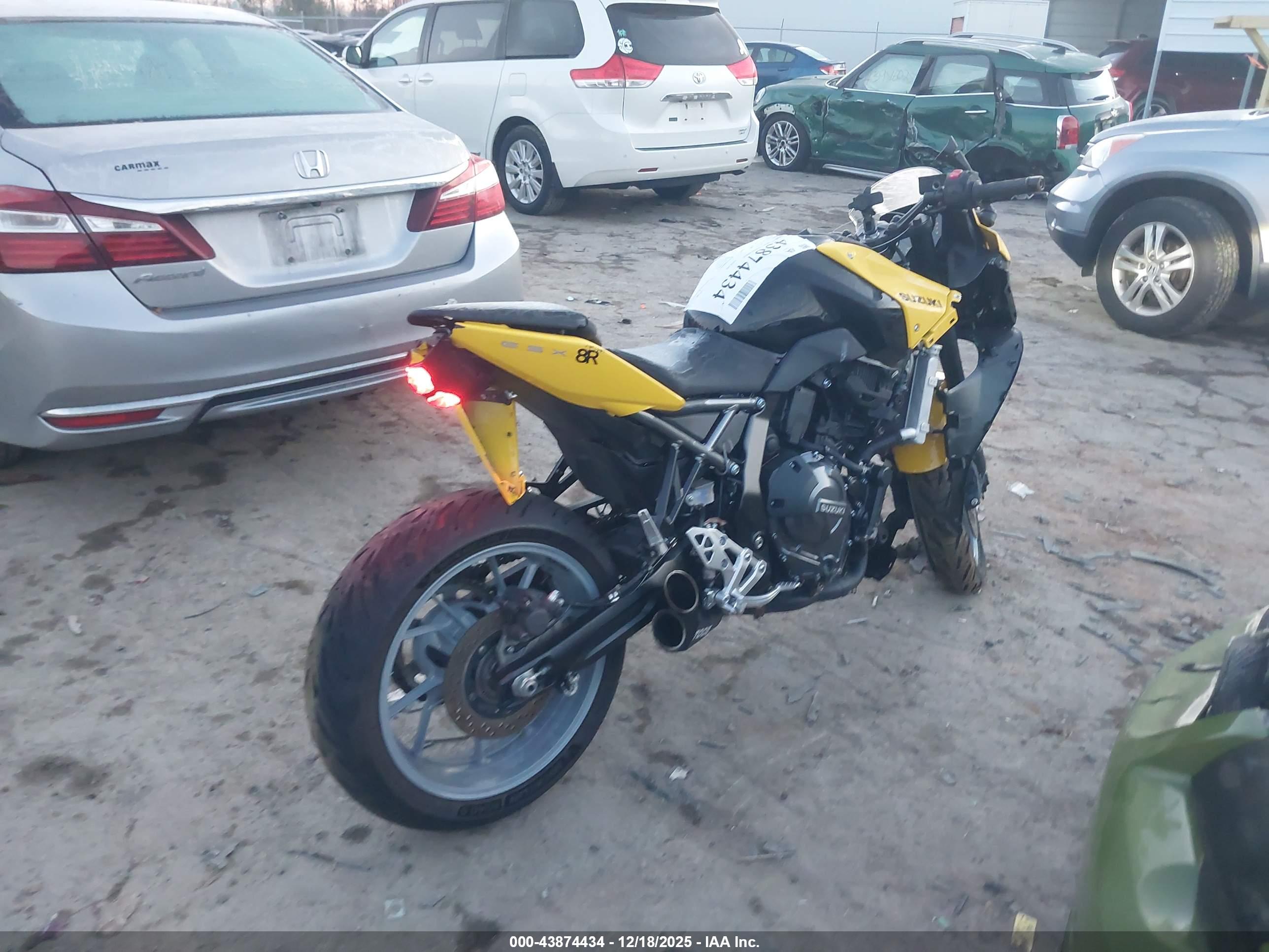 SUZUKI GSX800 image 4