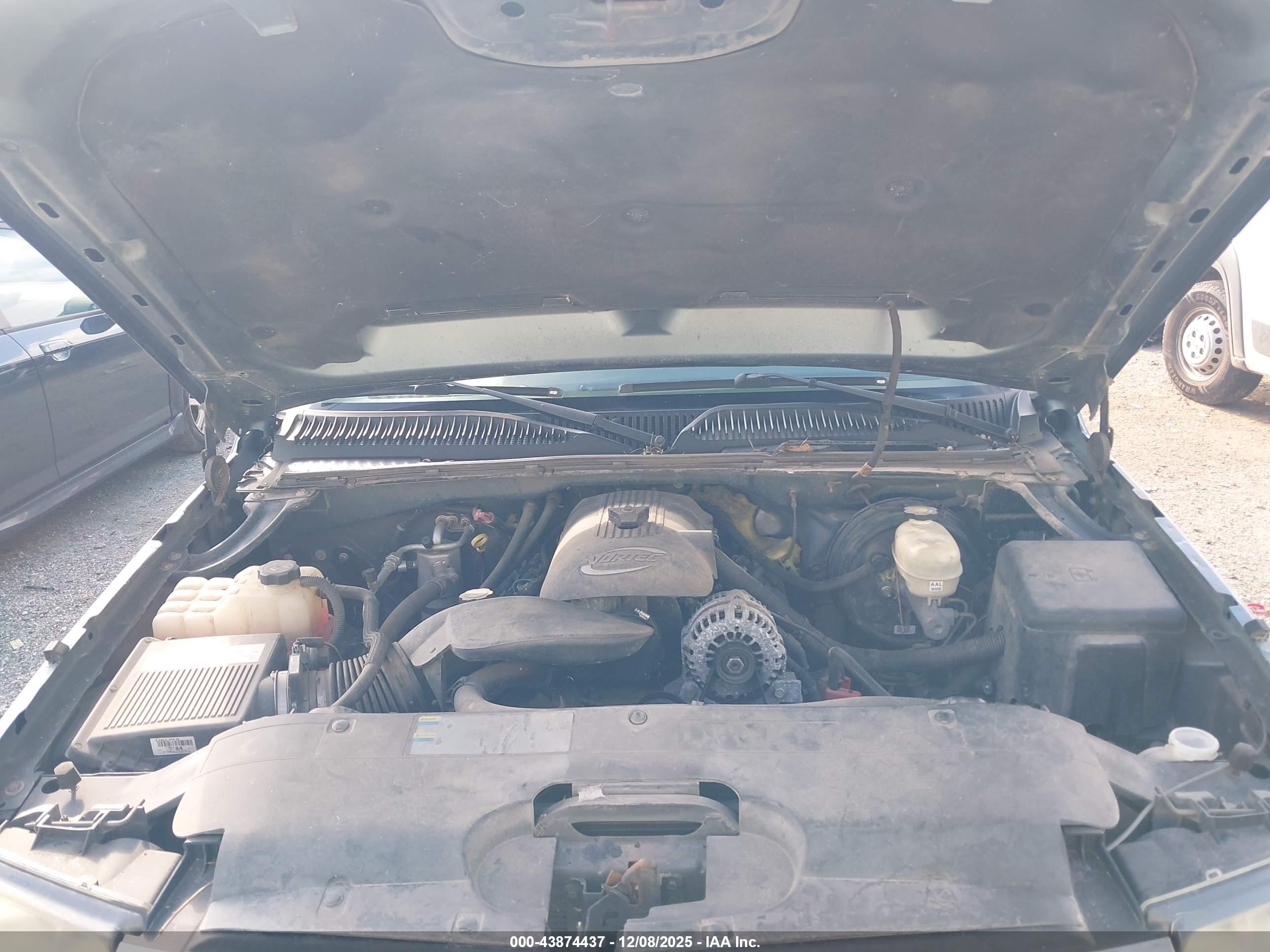 CHEVROLET SILVERADO image 10