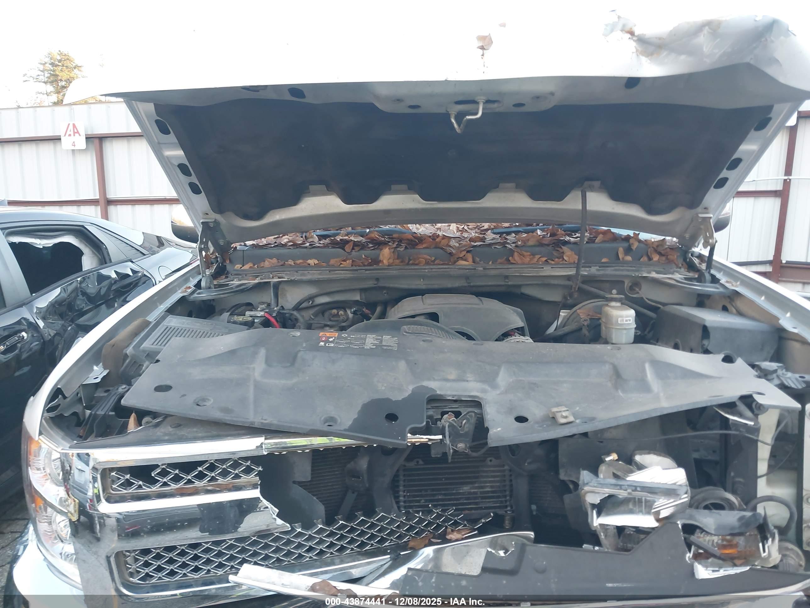CHEVROLET SILVERADO image 10