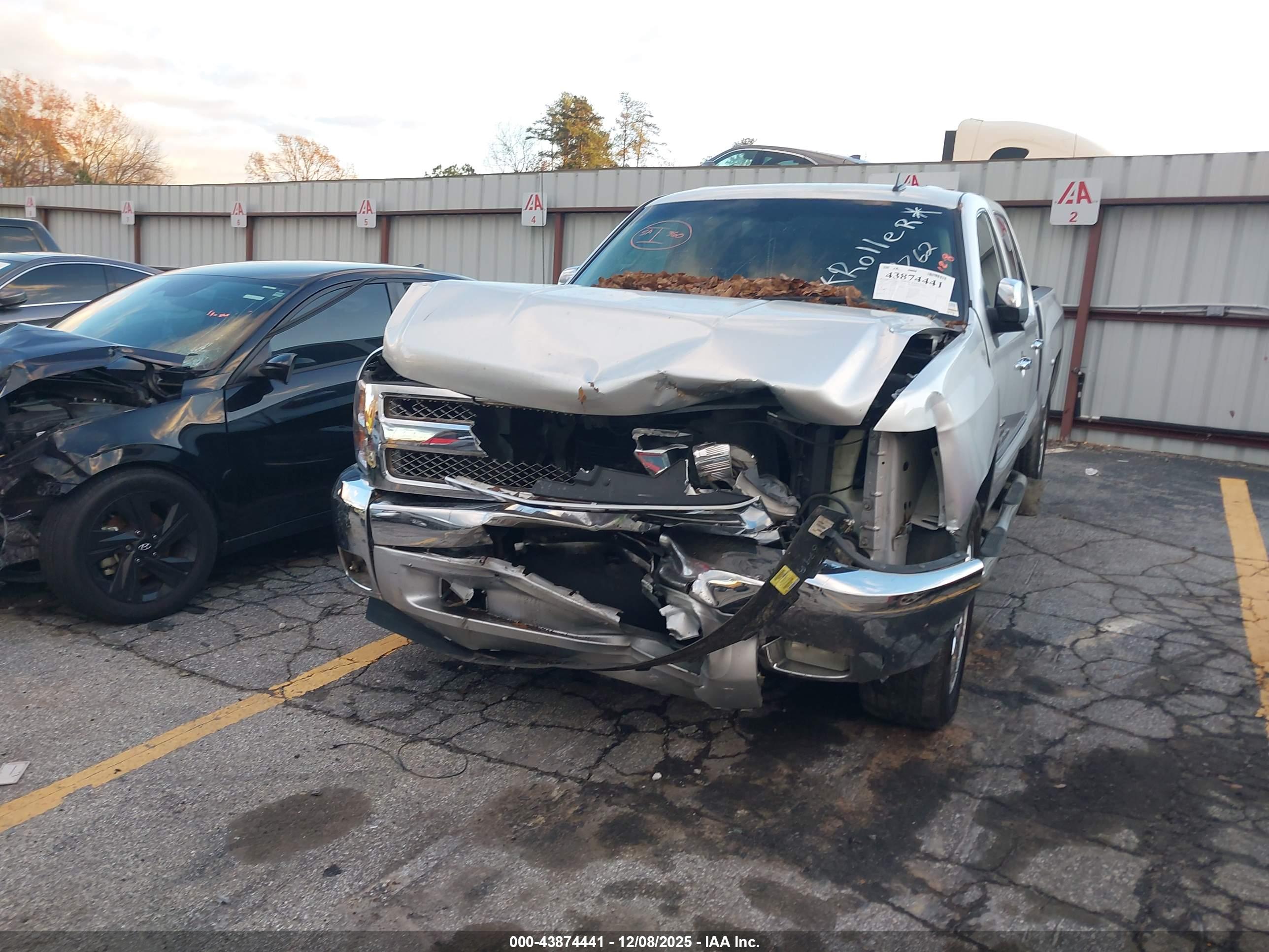 CHEVROLET SILVERADO image 6