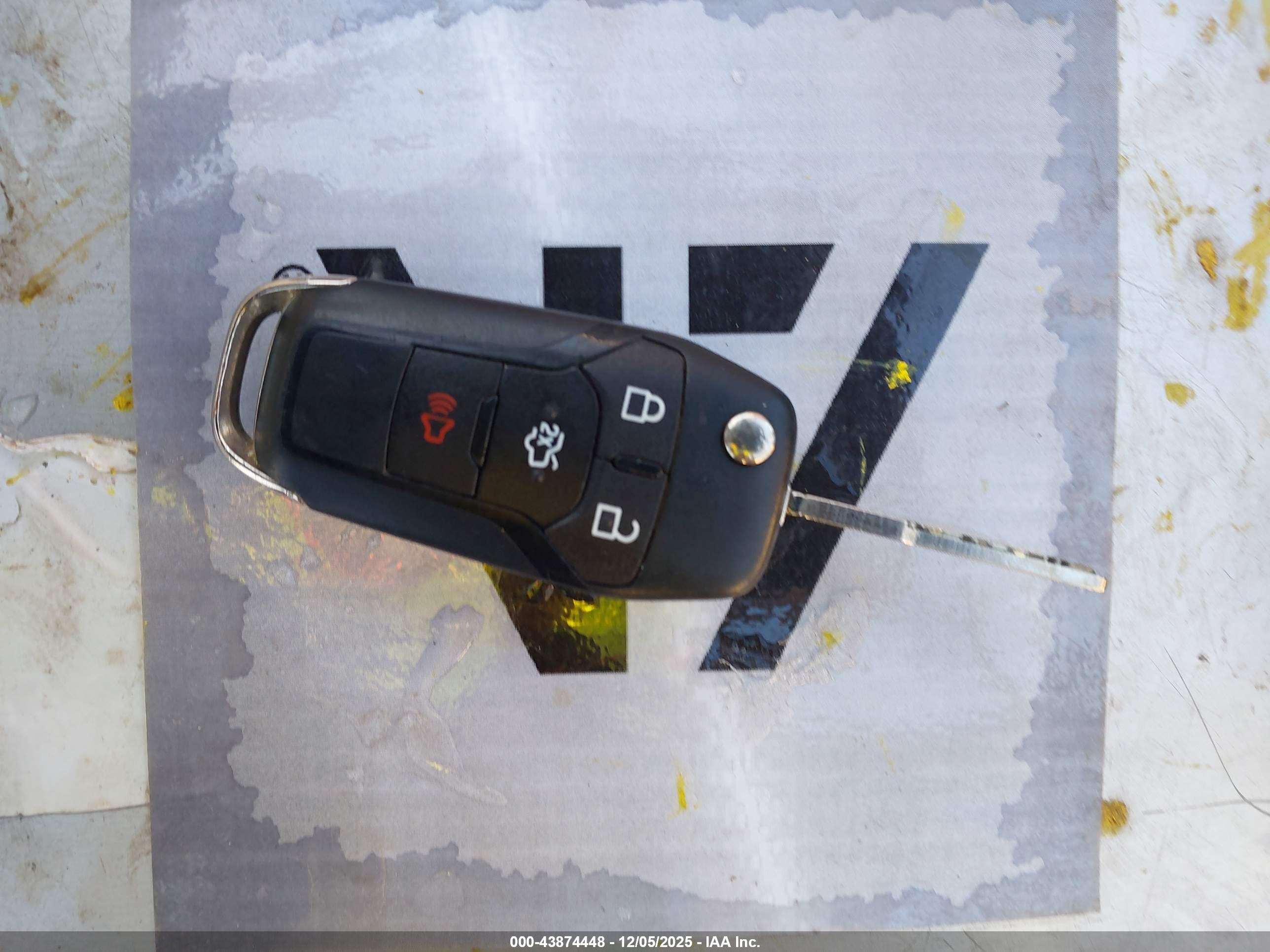 FORD FUSION image 11