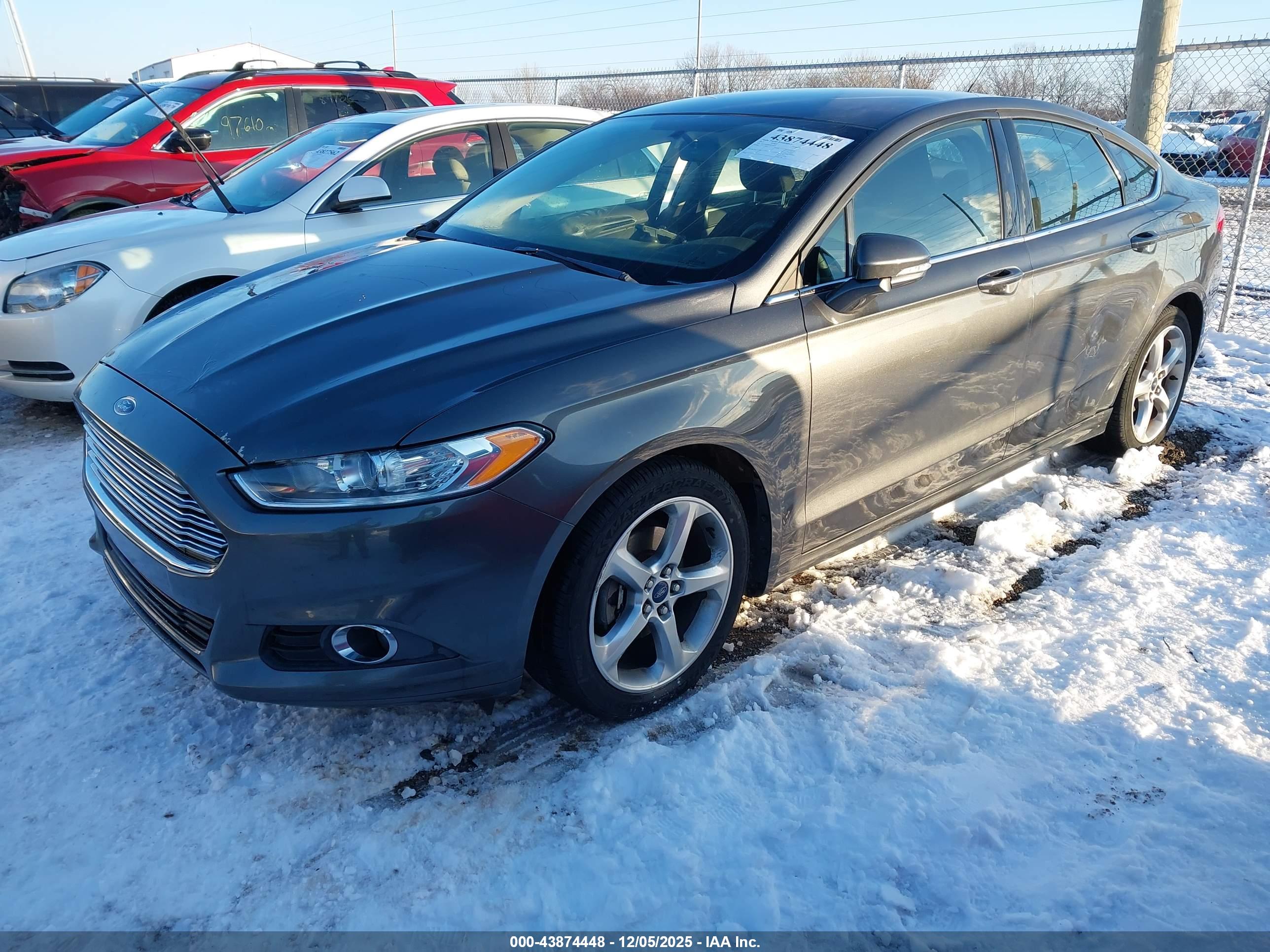FORD FUSION image 2