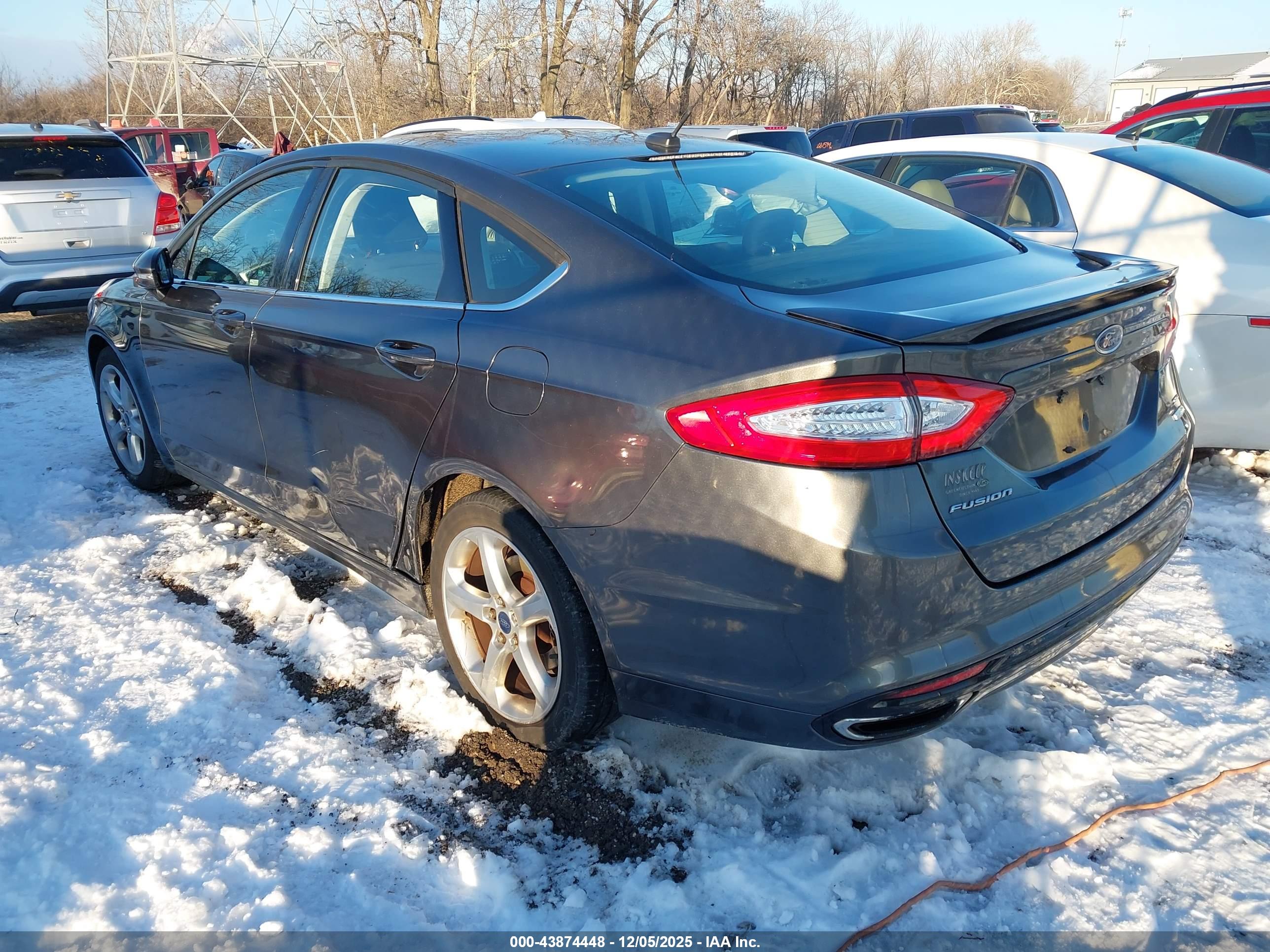 FORD FUSION image 3