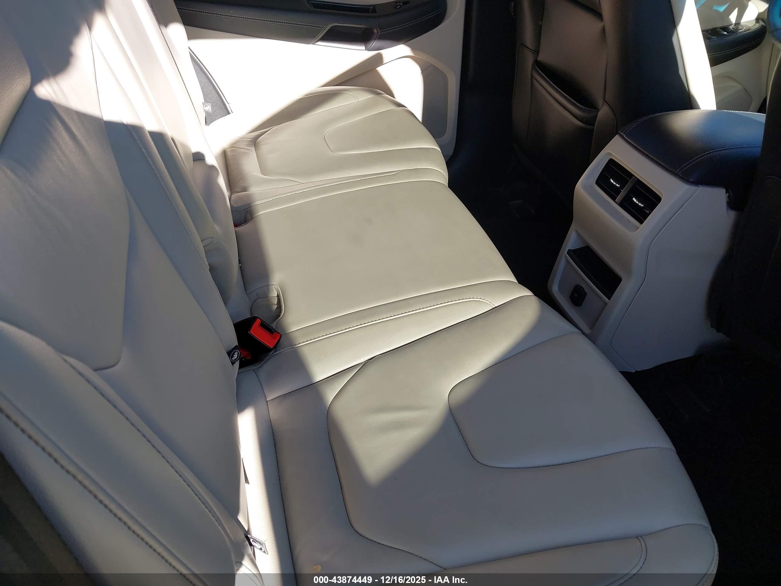 FORD EDGE image 8