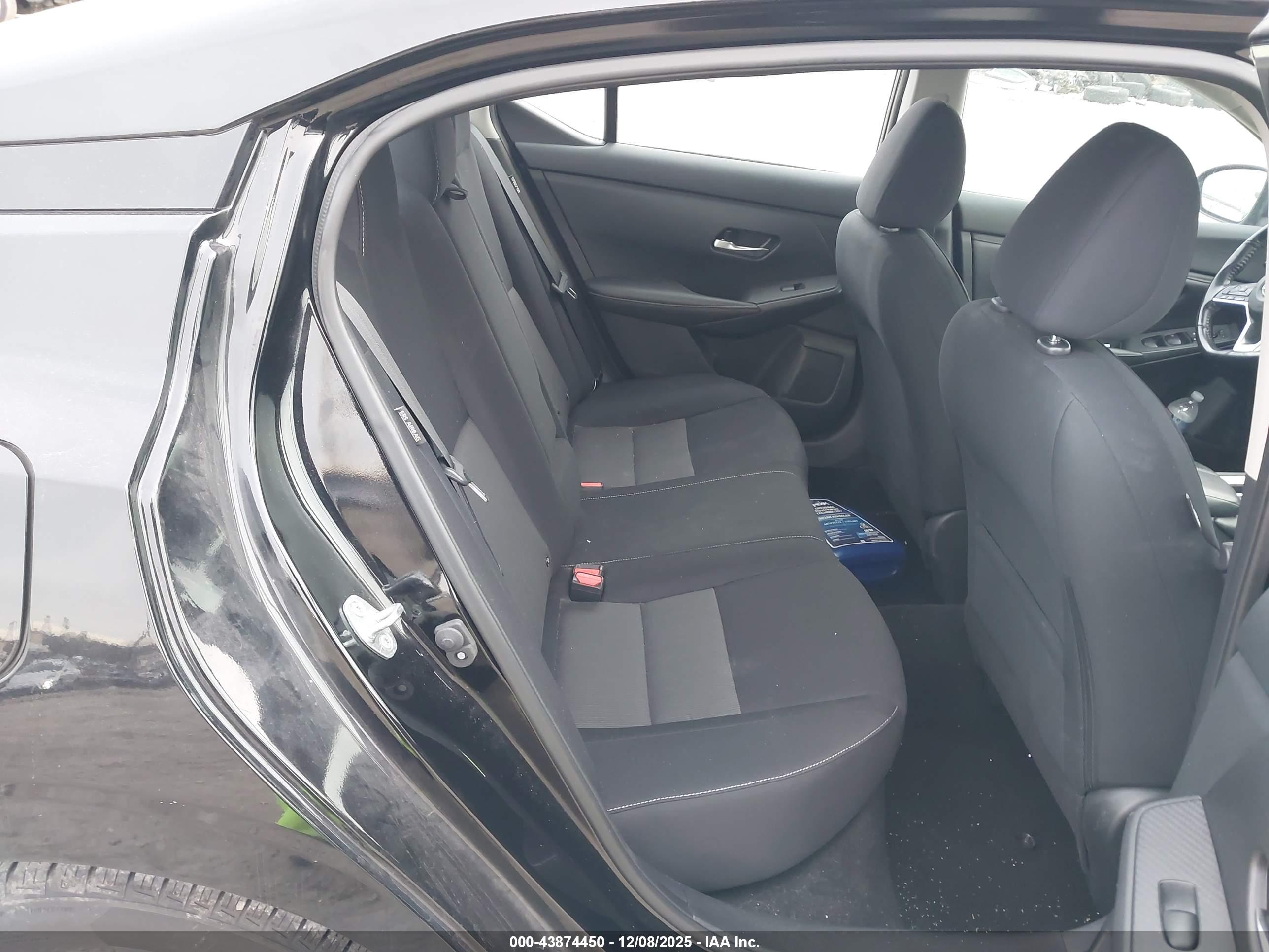 NISSAN SENTRA image 8