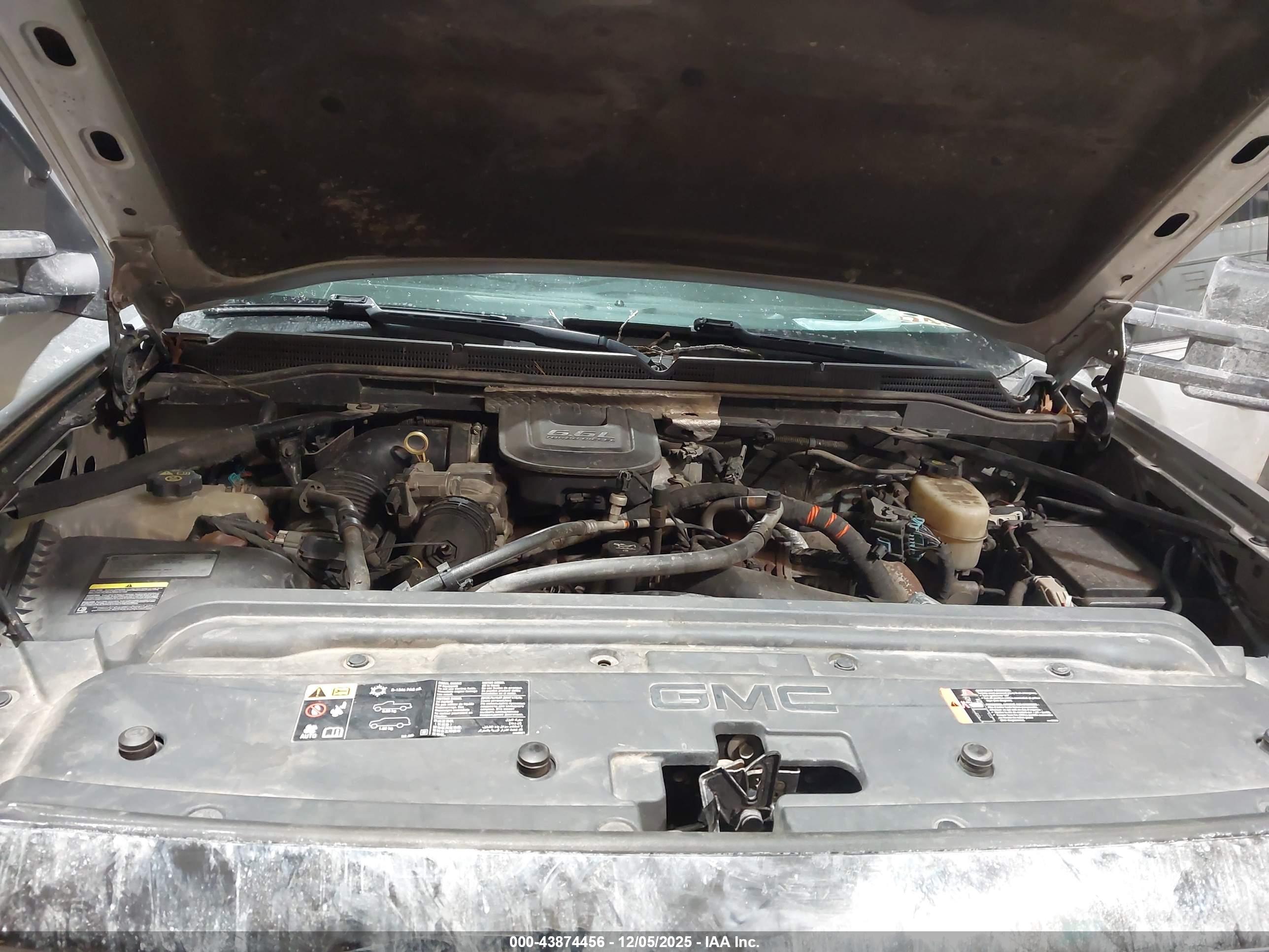 GMC SIERRA image 10