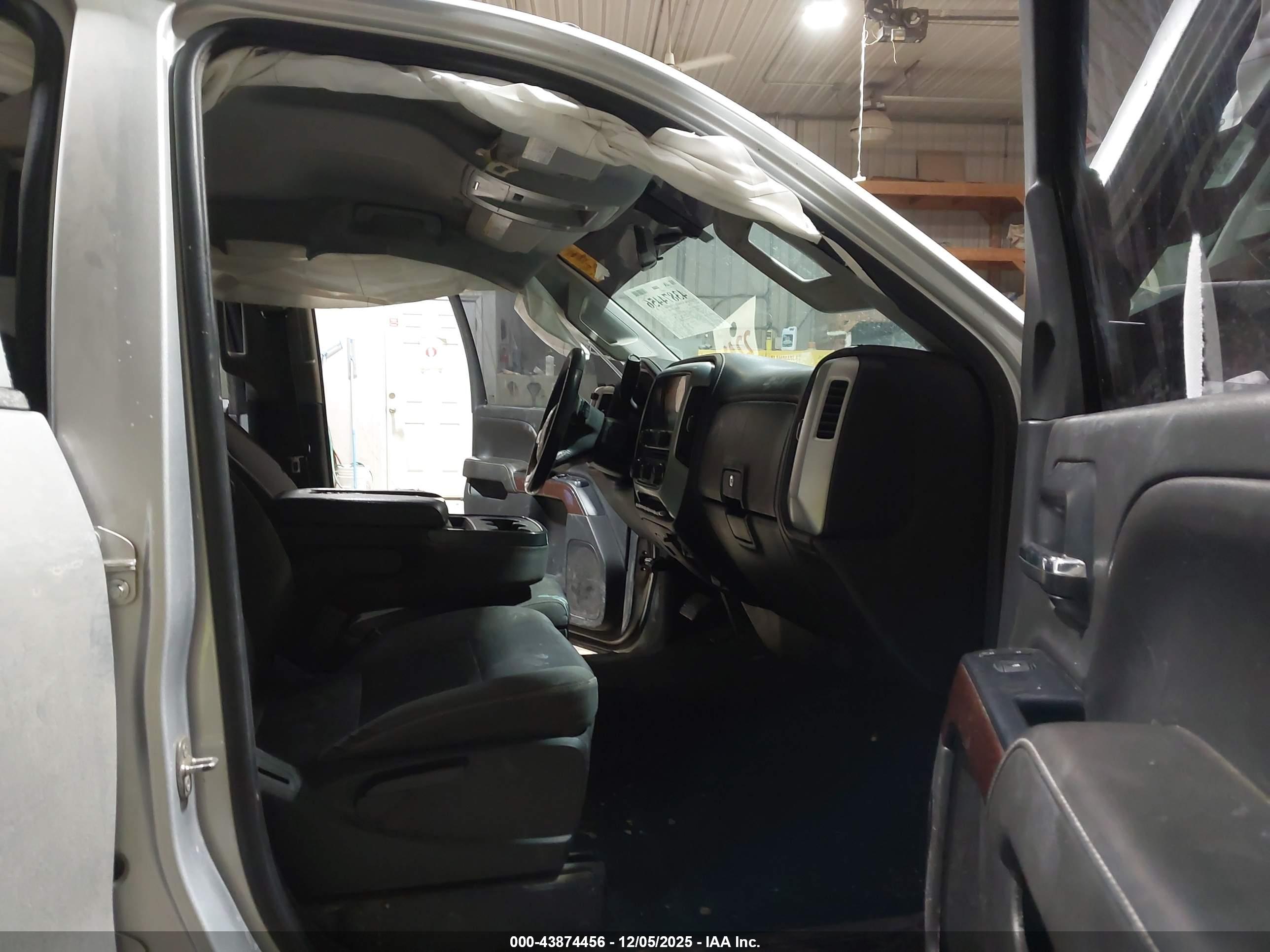 GMC SIERRA image 5