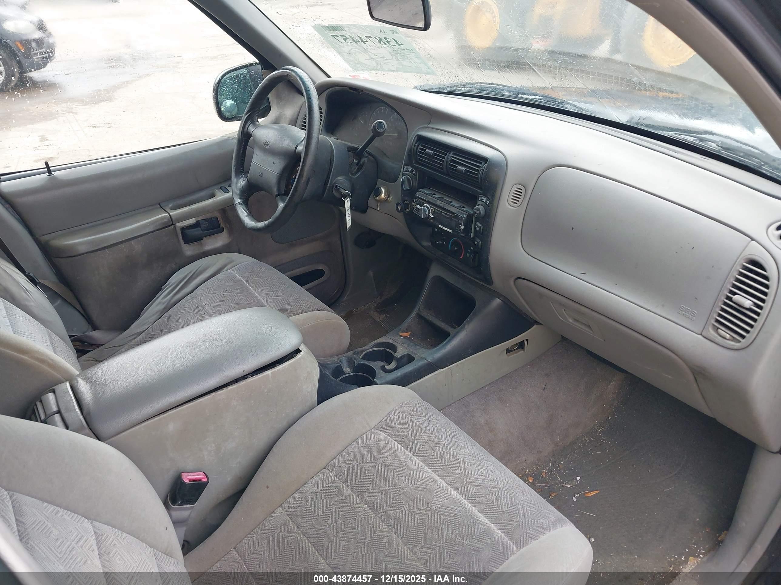 FORD EXPLORER image 5