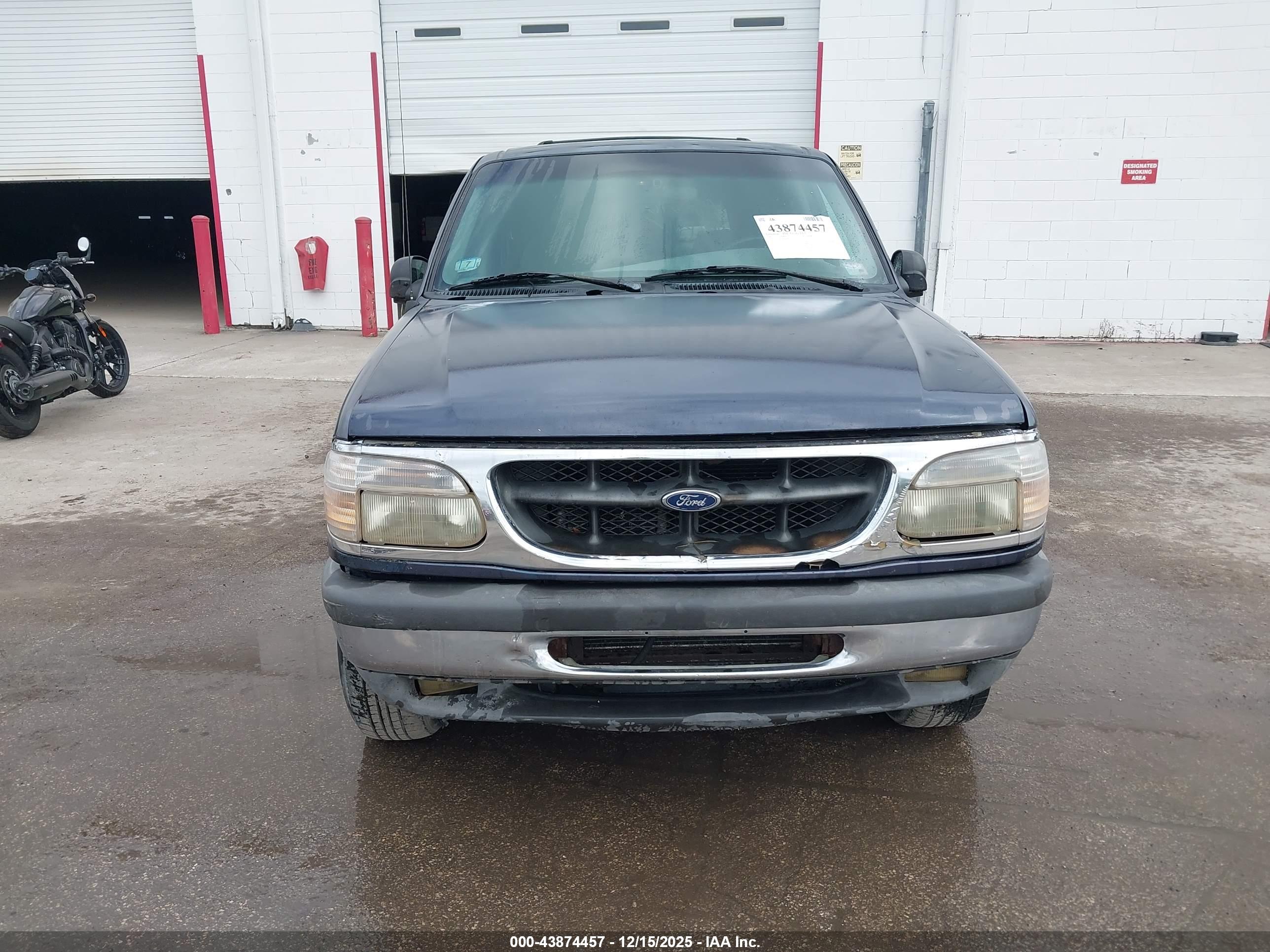 FORD EXPLORER image 6