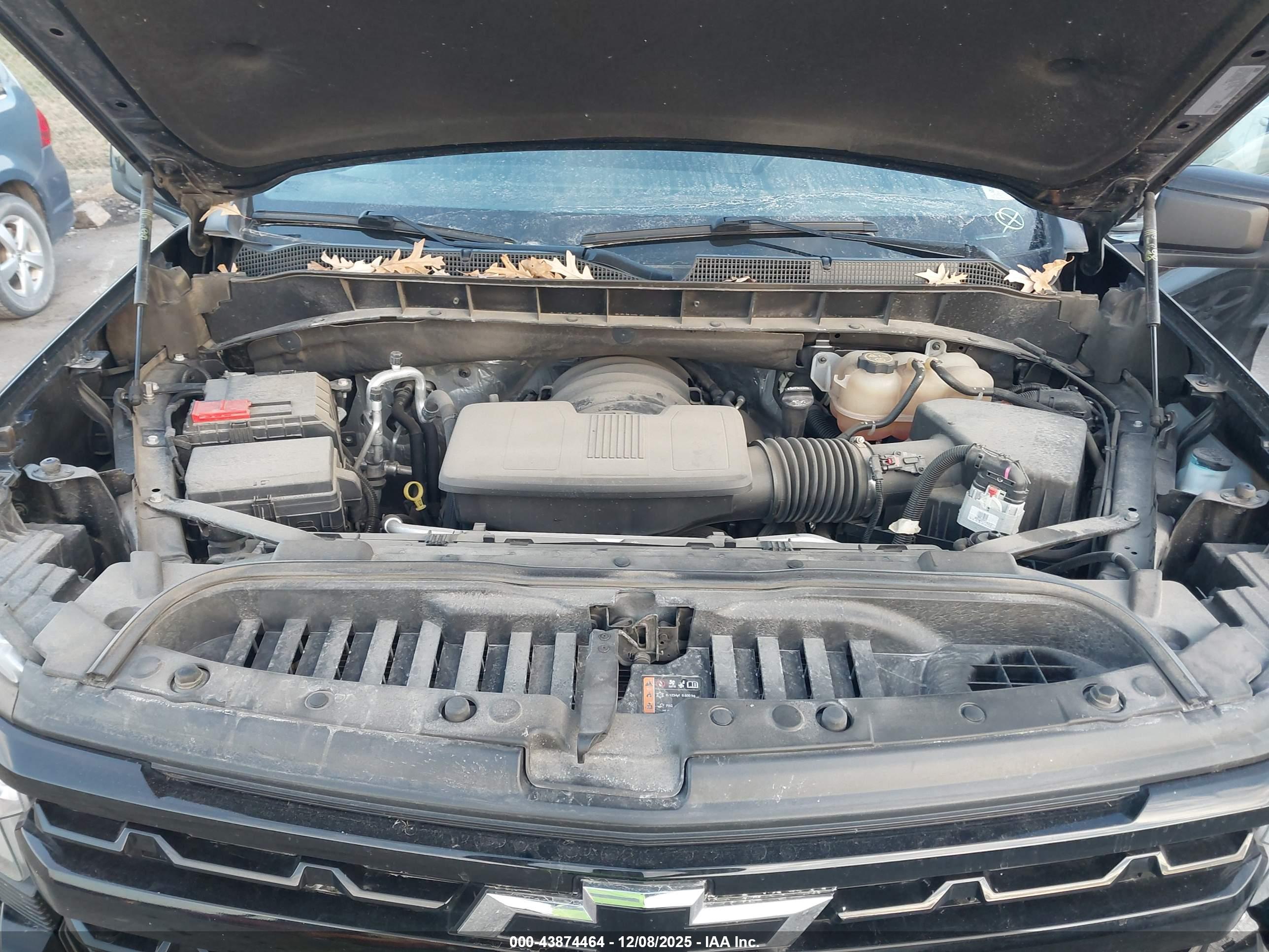 CHEVROLET SILVERADO image 10