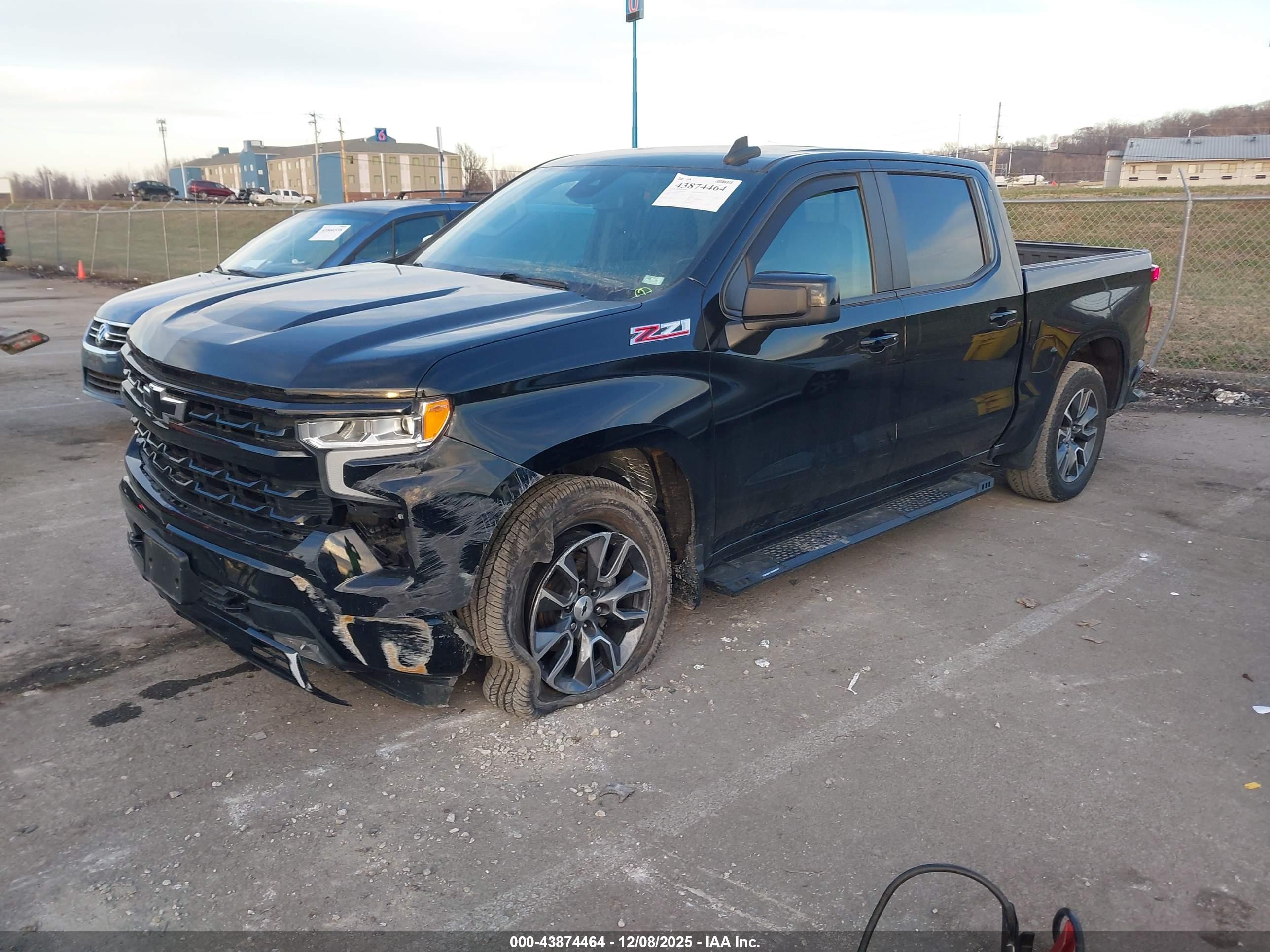 CHEVROLET SILVERADO image 2