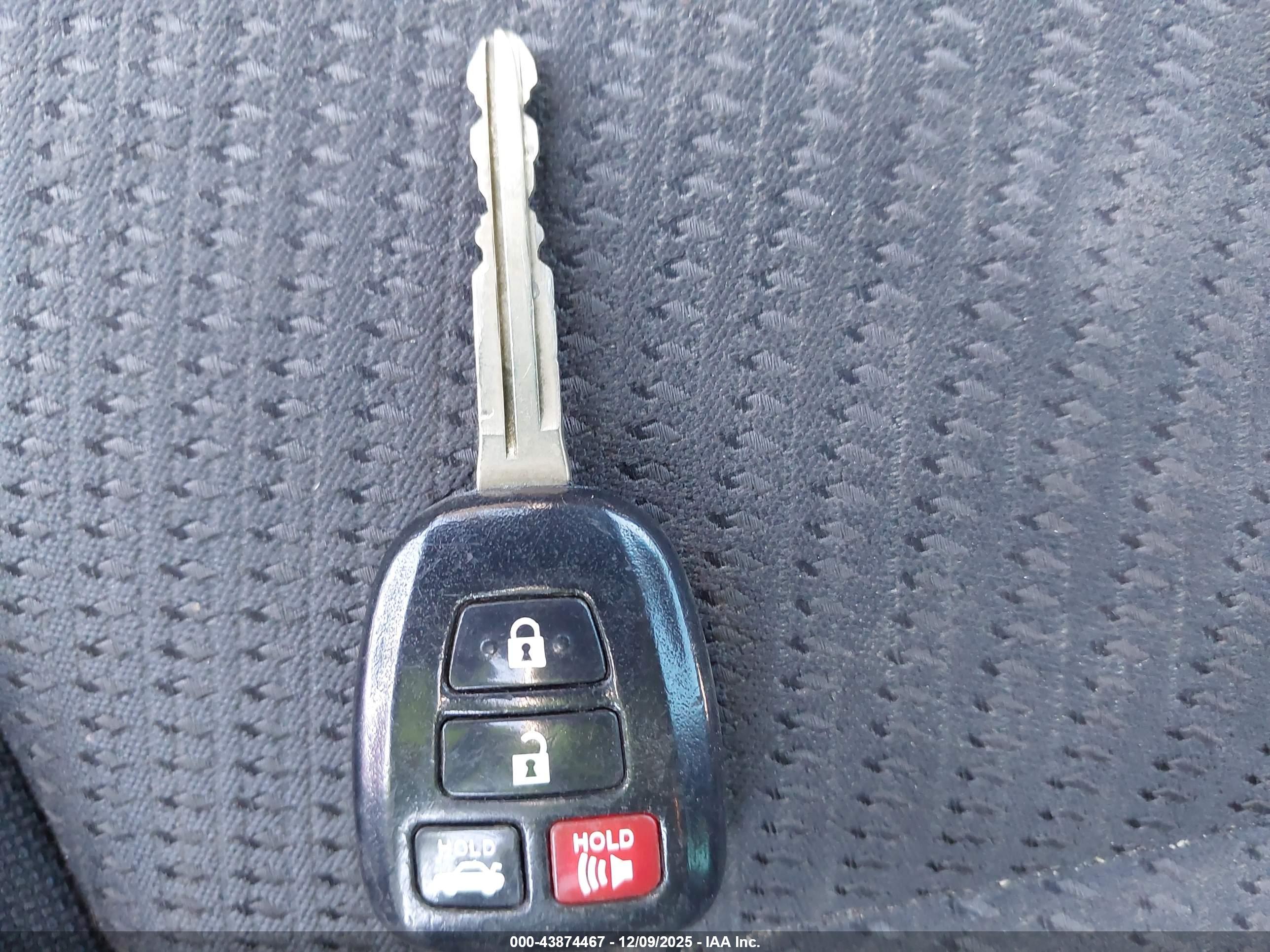 TOYOTA CAMRY image 11