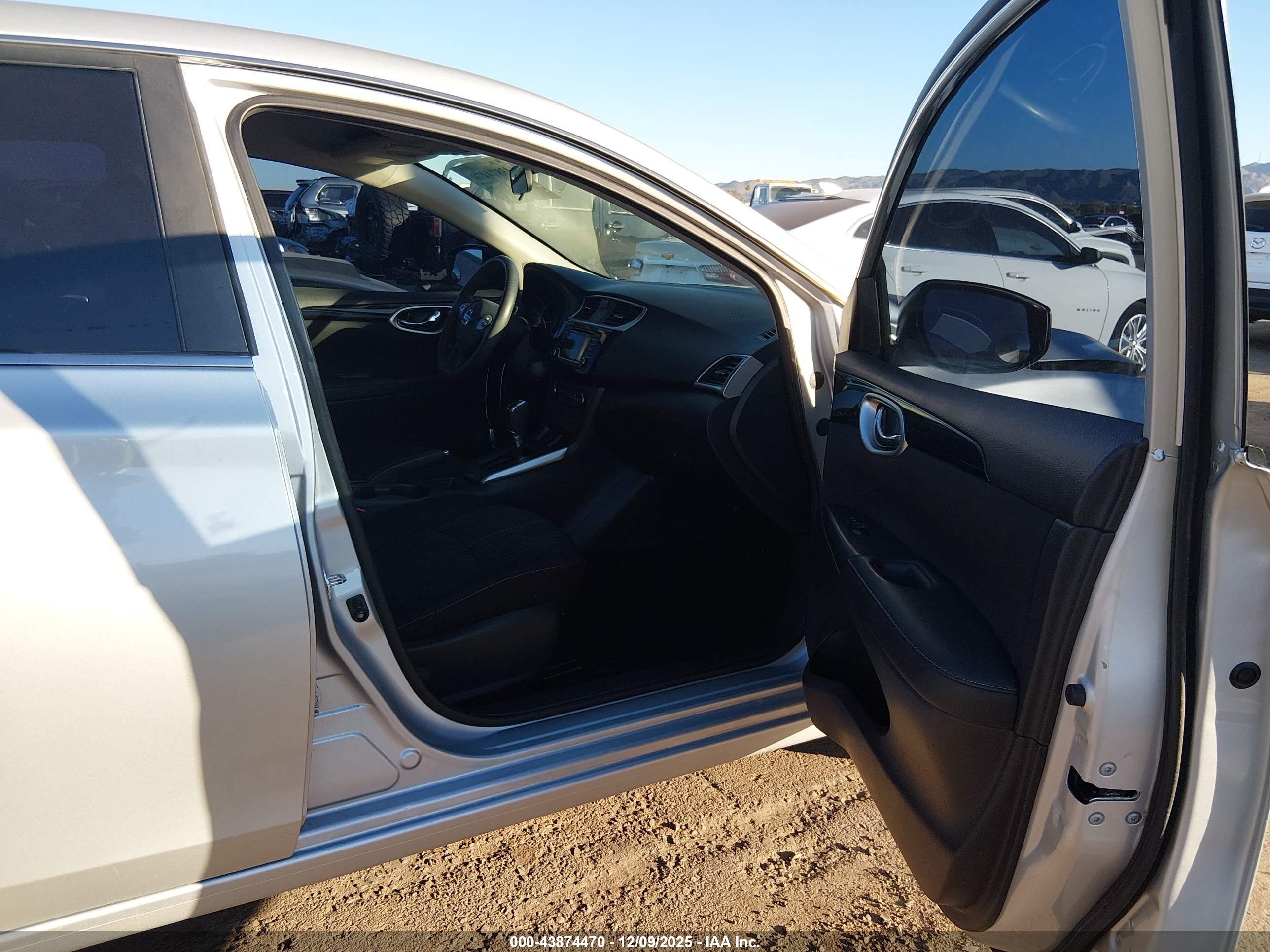 NISSAN SENTRA image 5