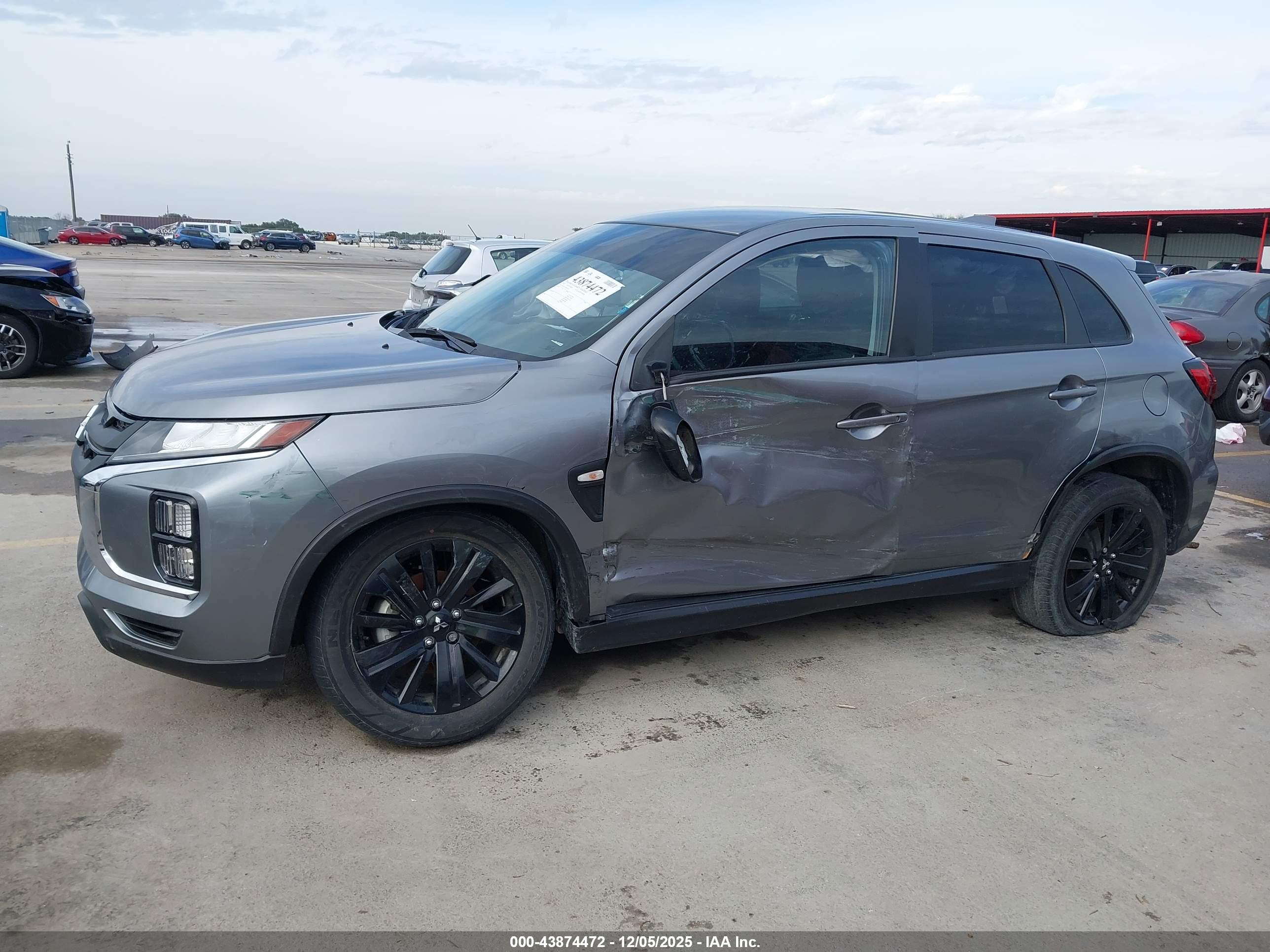 MITSUBISHI OUTLANDER image 6