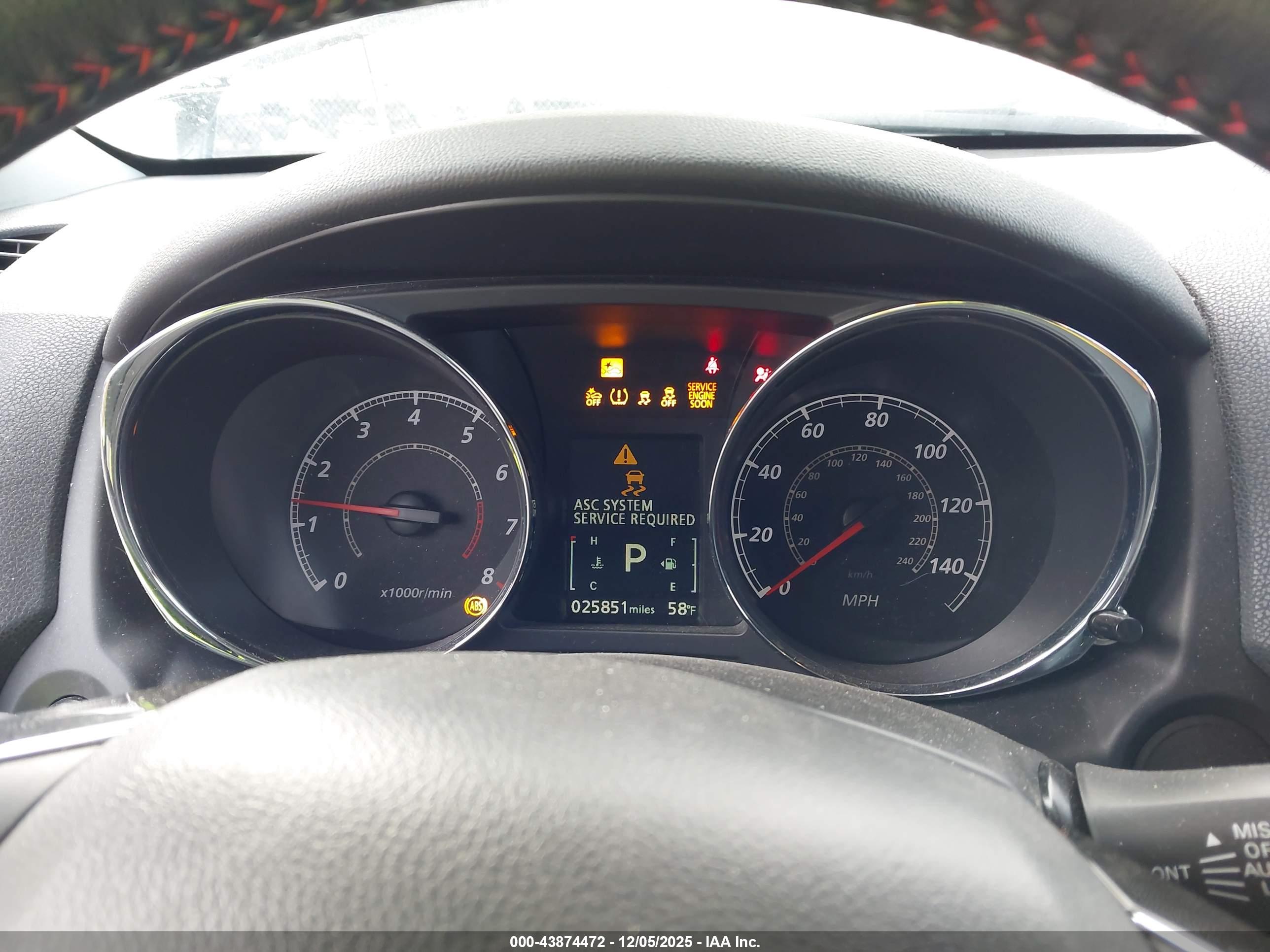 MITSUBISHI OUTLANDER image 7