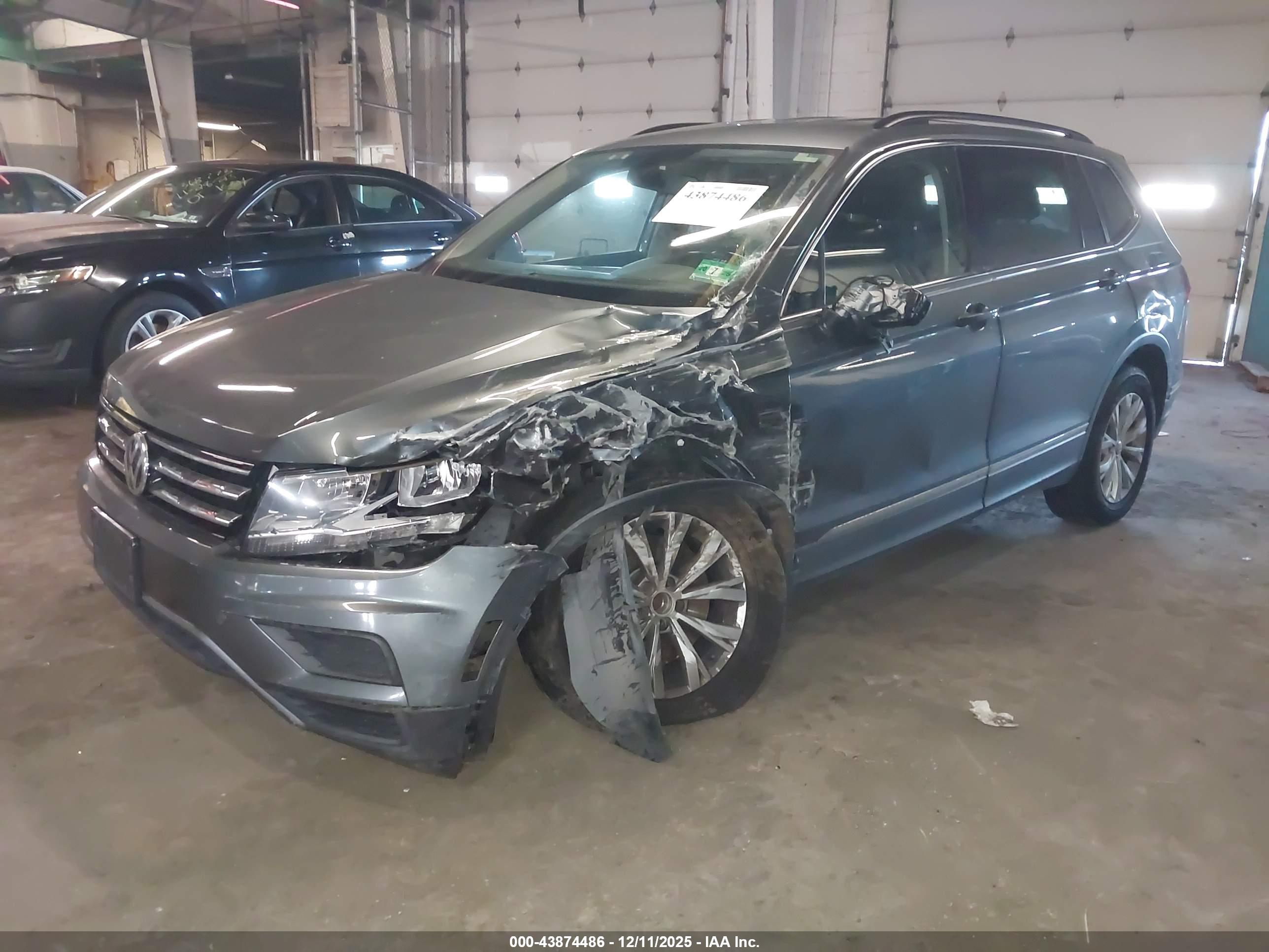VOLKSWAGEN TIGUAN image 2