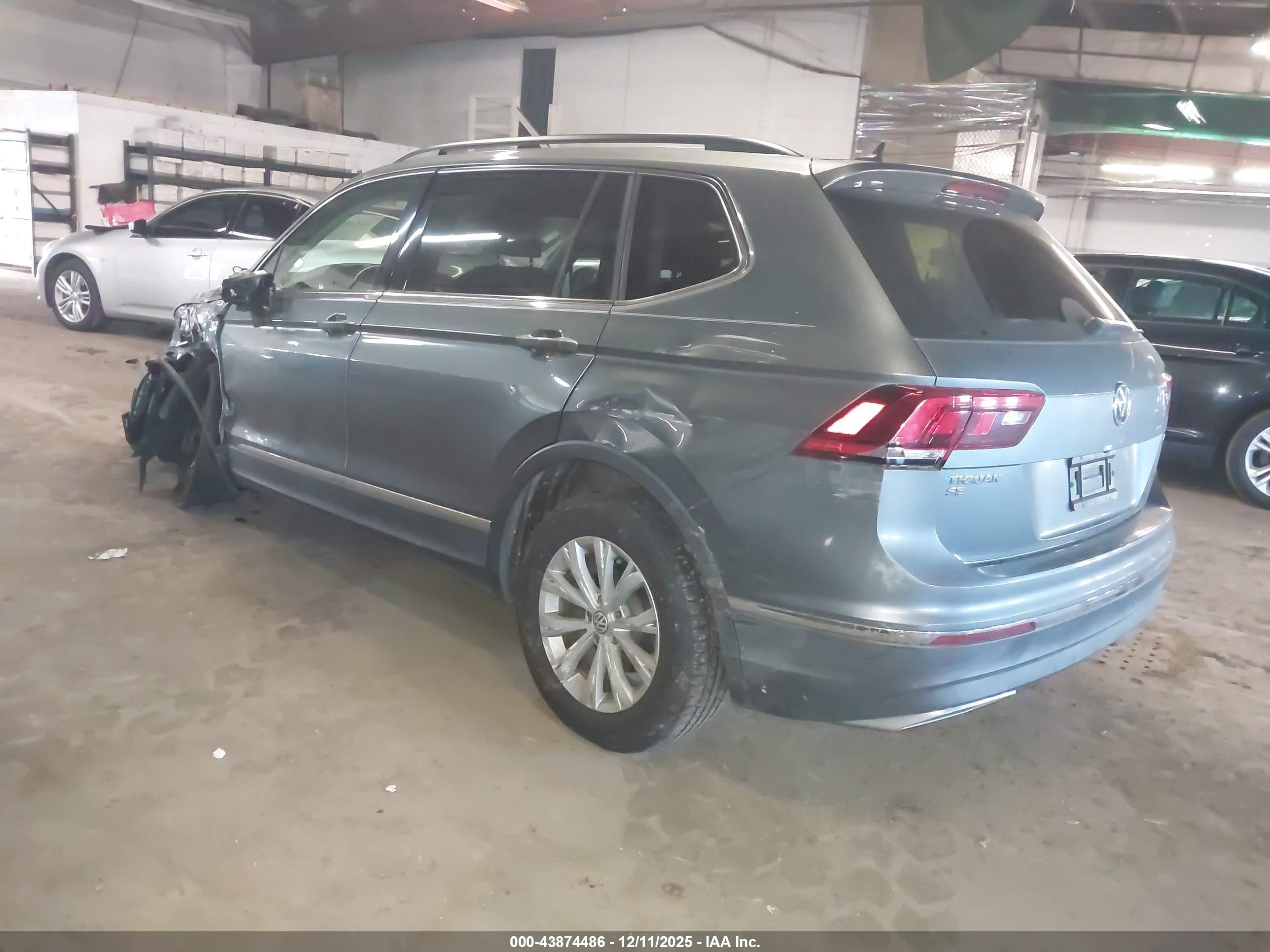 VOLKSWAGEN TIGUAN image 3