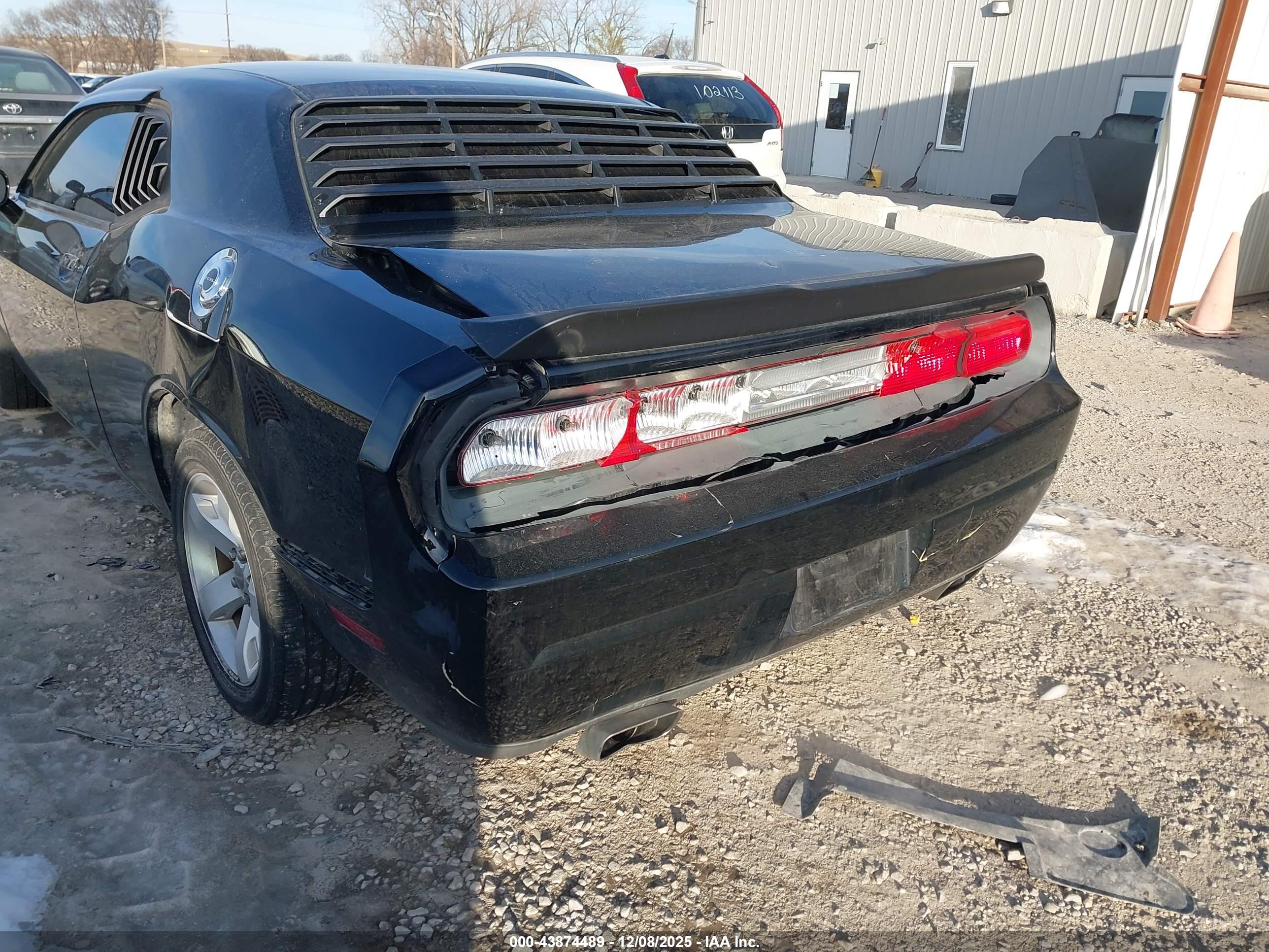 DODGE CHALLENGER image 6