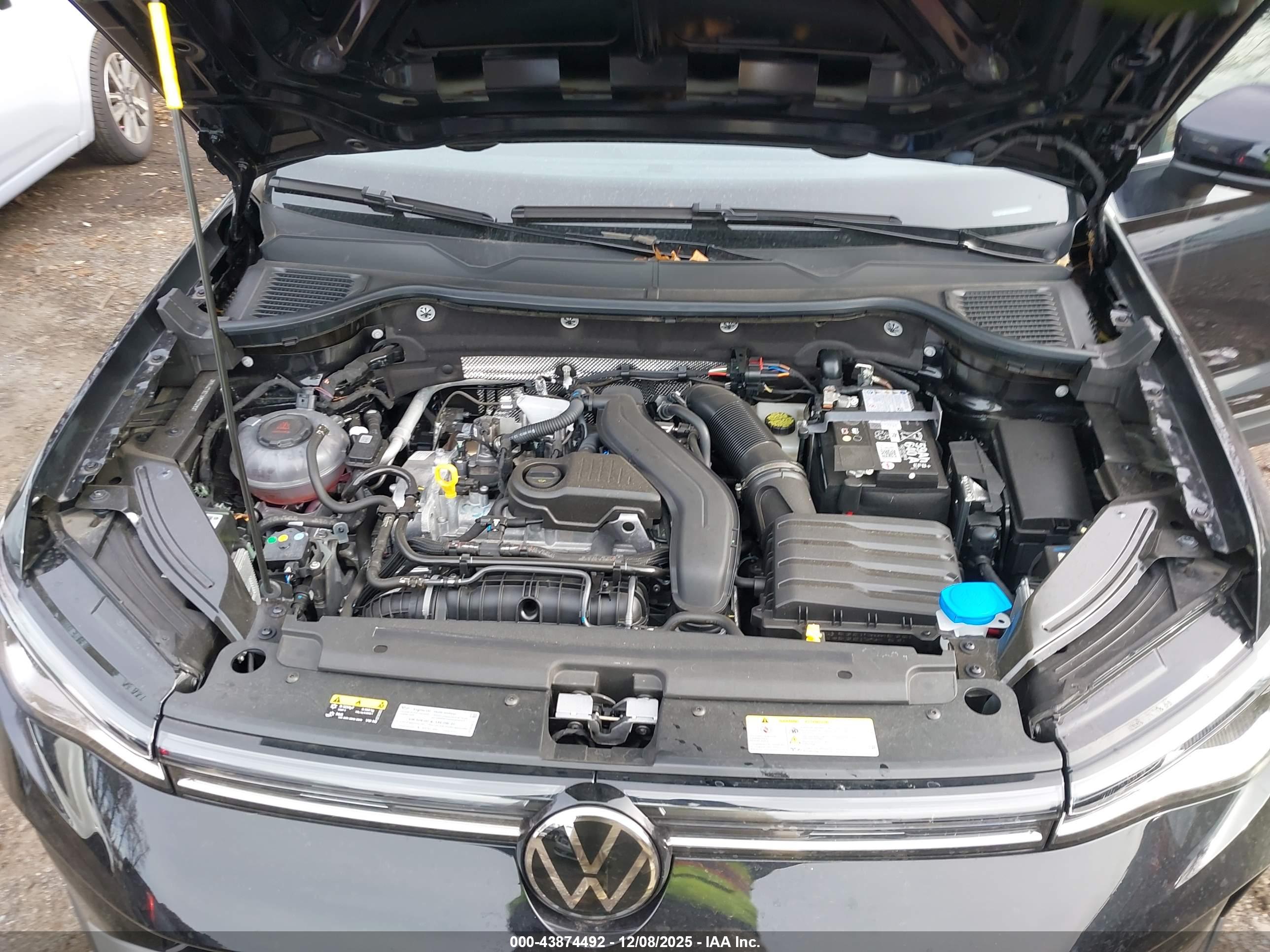 VOLKSWAGEN TAOS image 10
