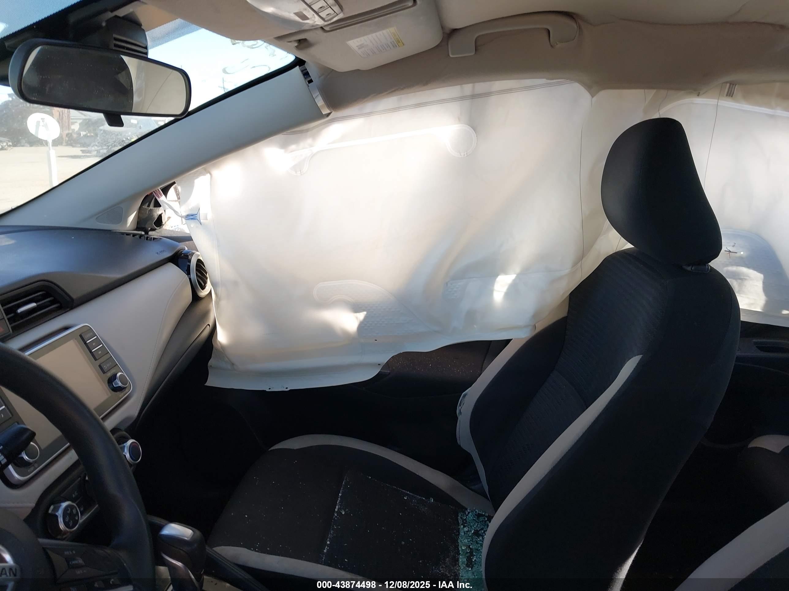 NISSAN VERSA image 5