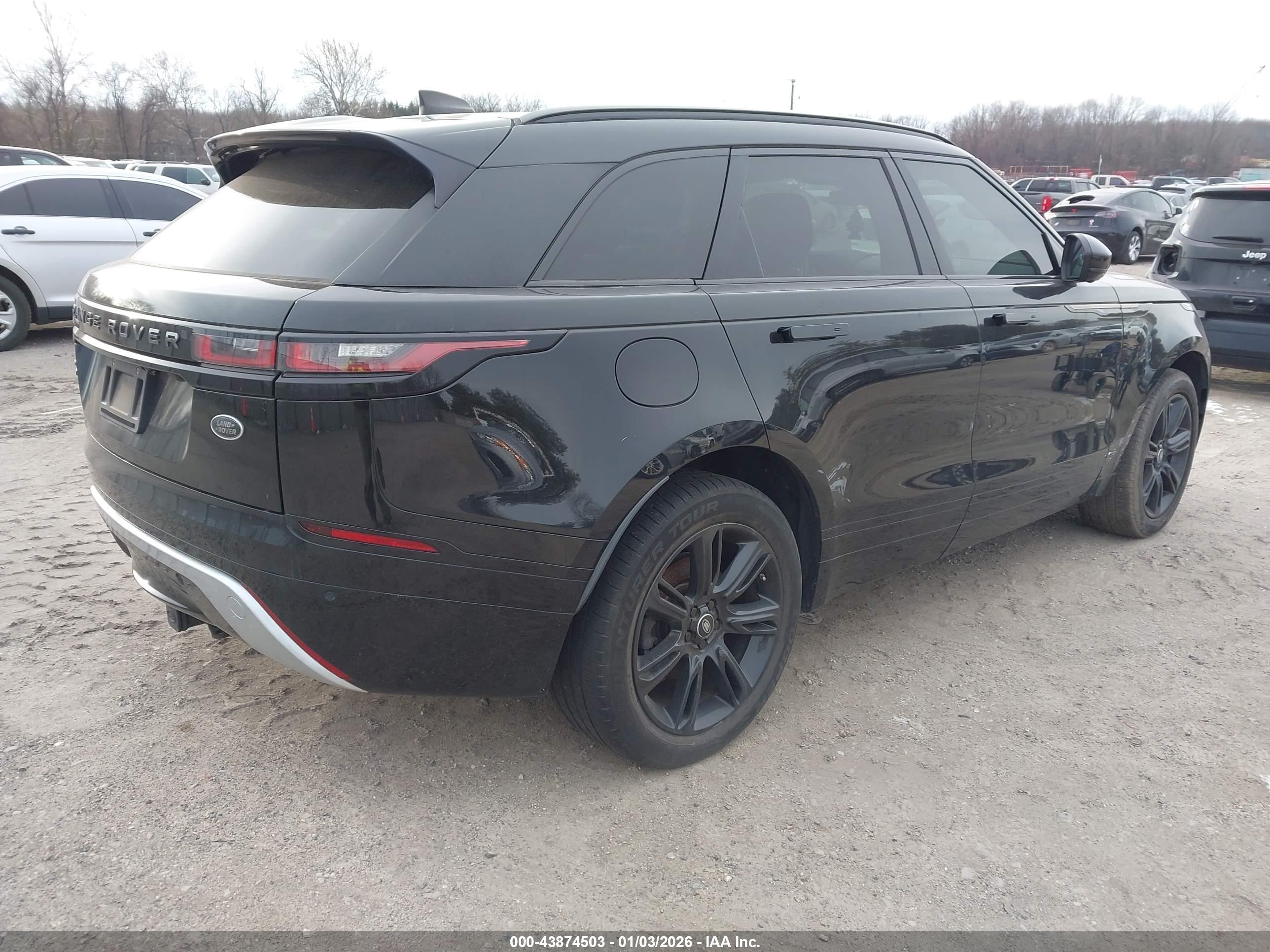LAND ROVER image 4