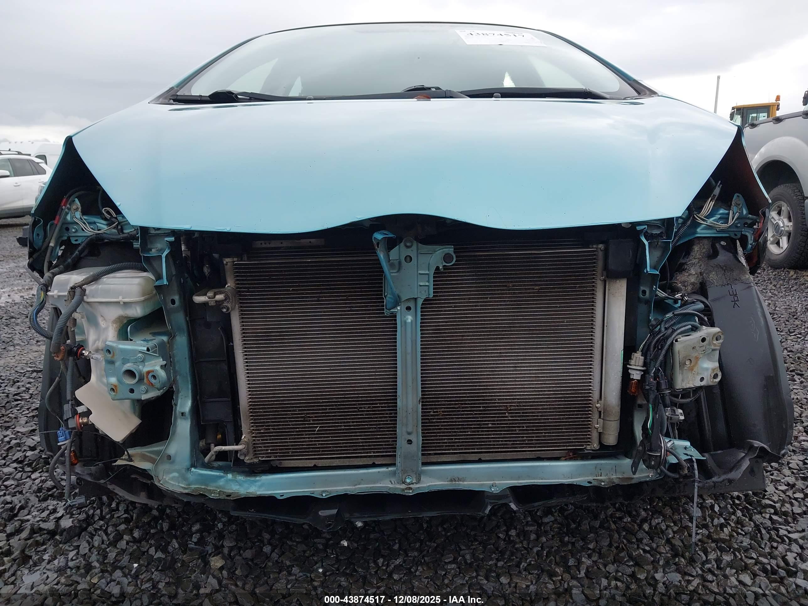 TOYOTA PRIUS image 6