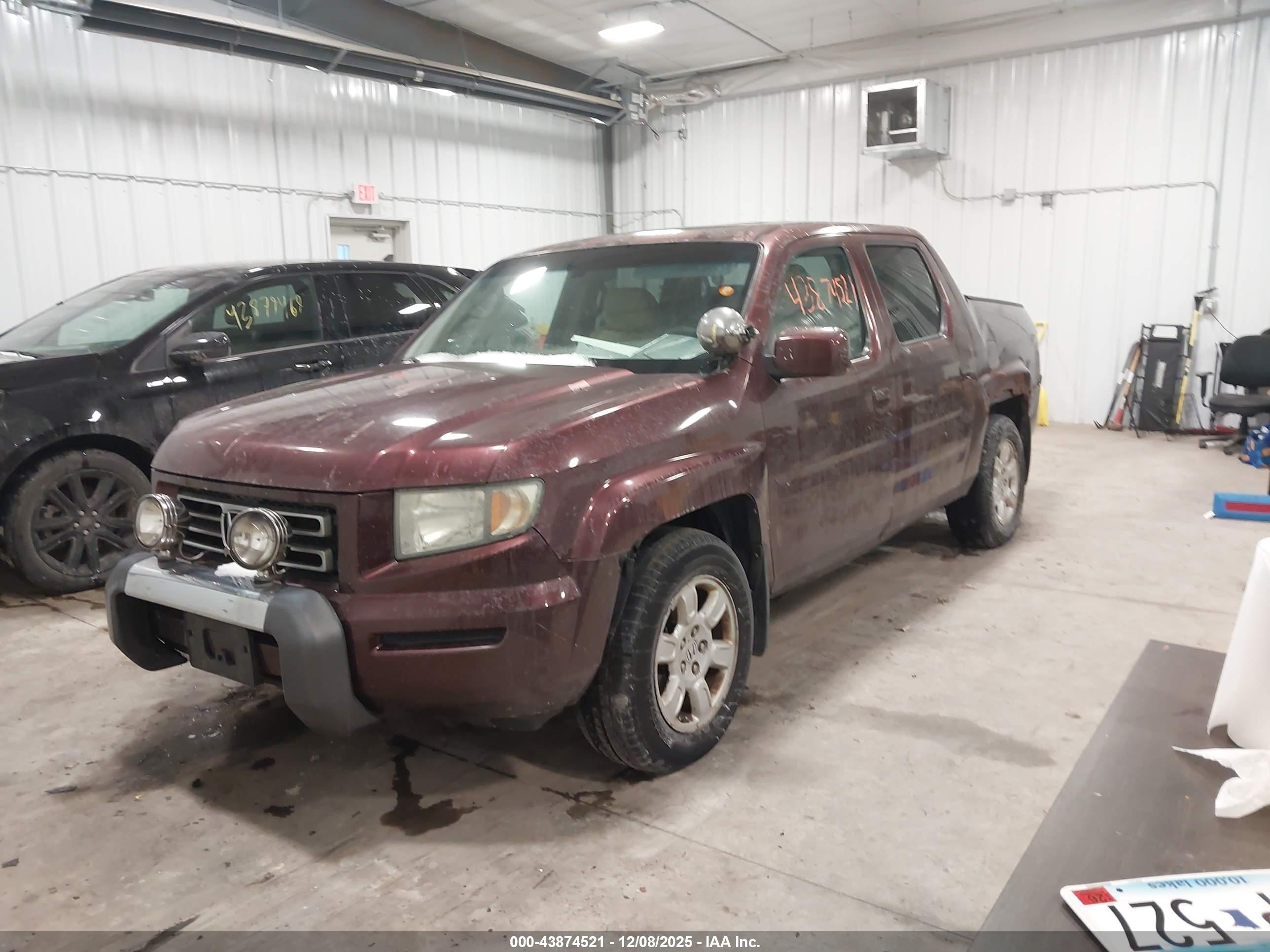 HONDA RIDGELINE image 2