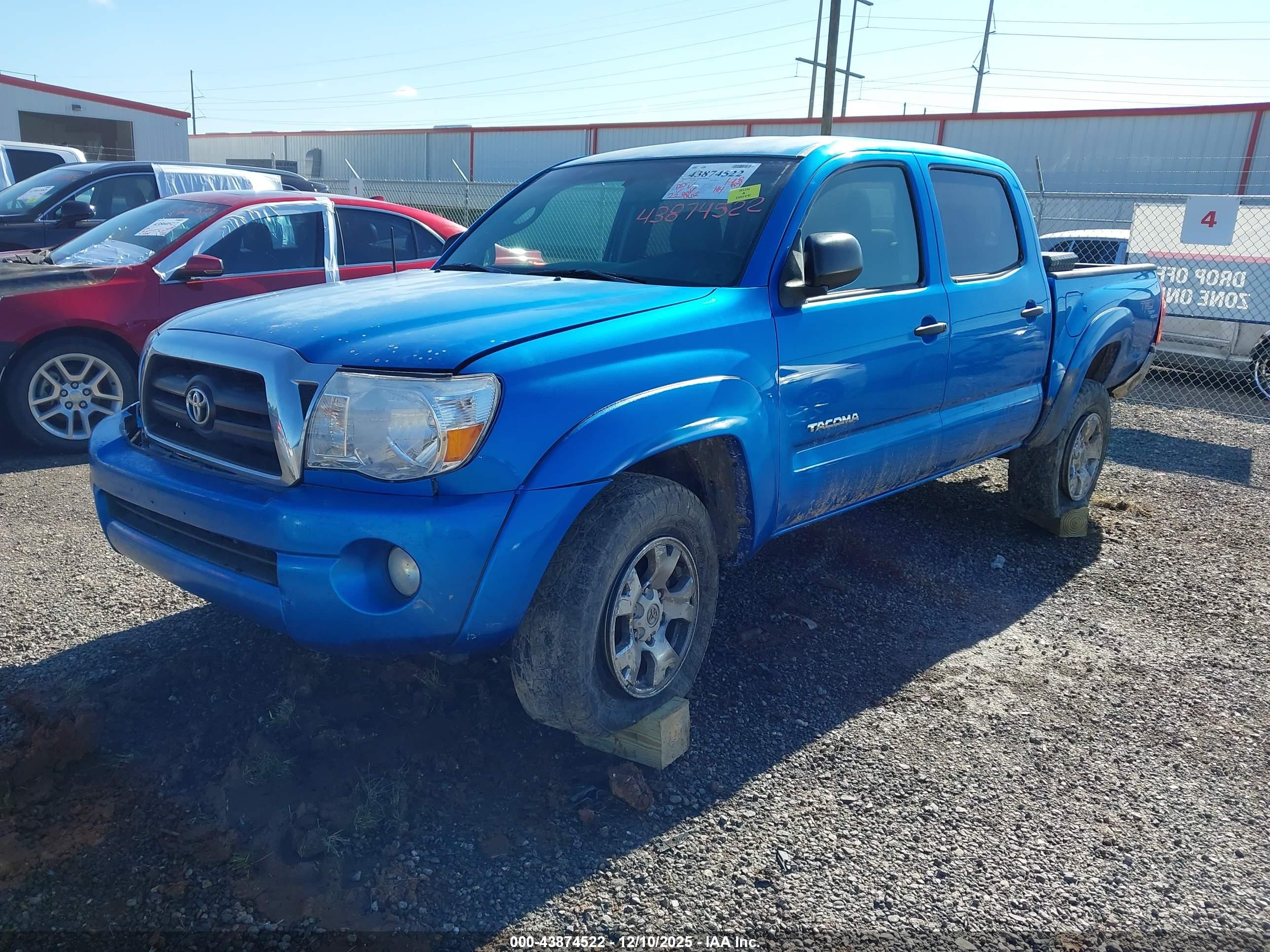TOYOTA TACOMA image 2