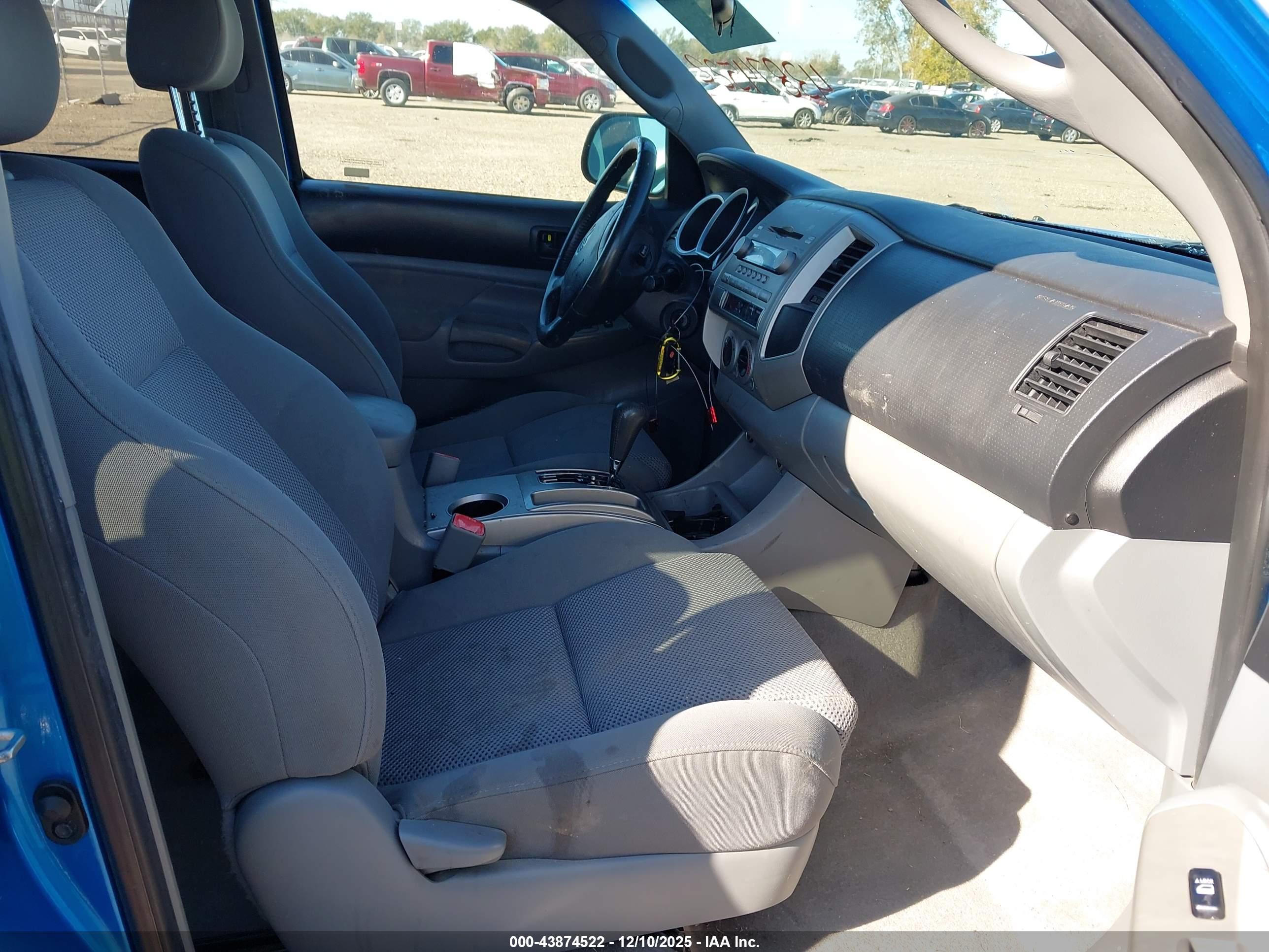 TOYOTA TACOMA image 5
