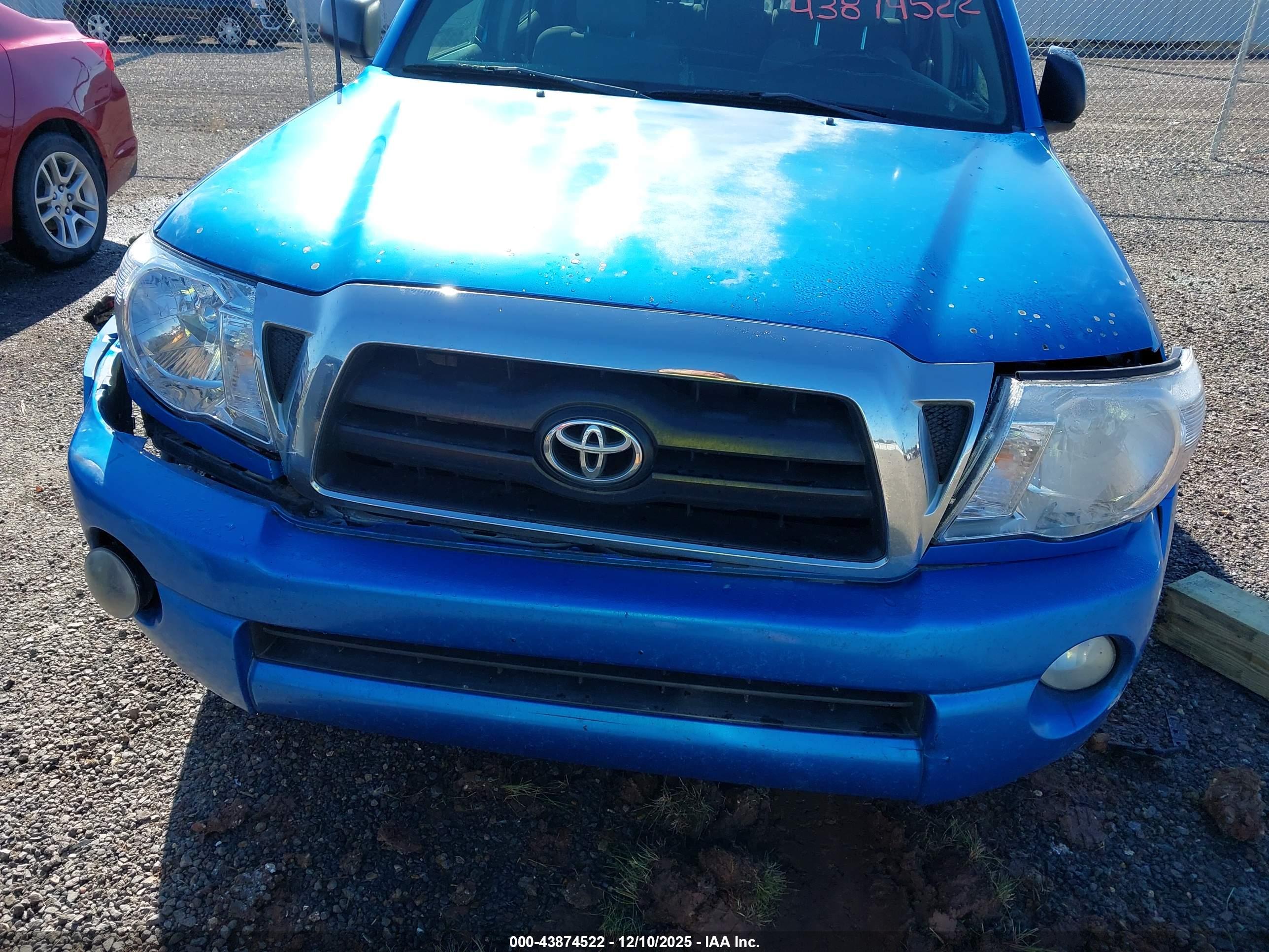 TOYOTA TACOMA image 6