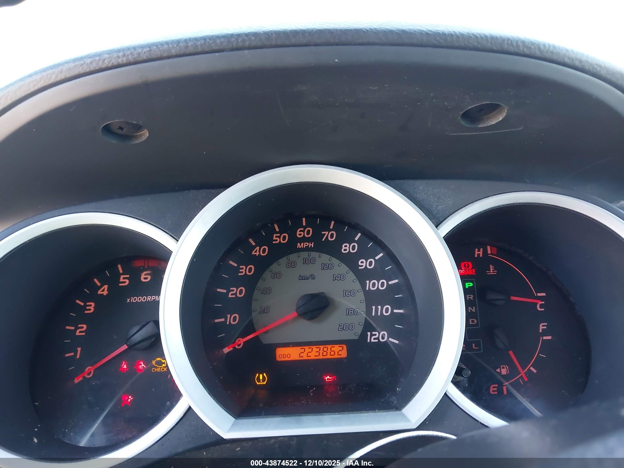 TOYOTA TACOMA image 7