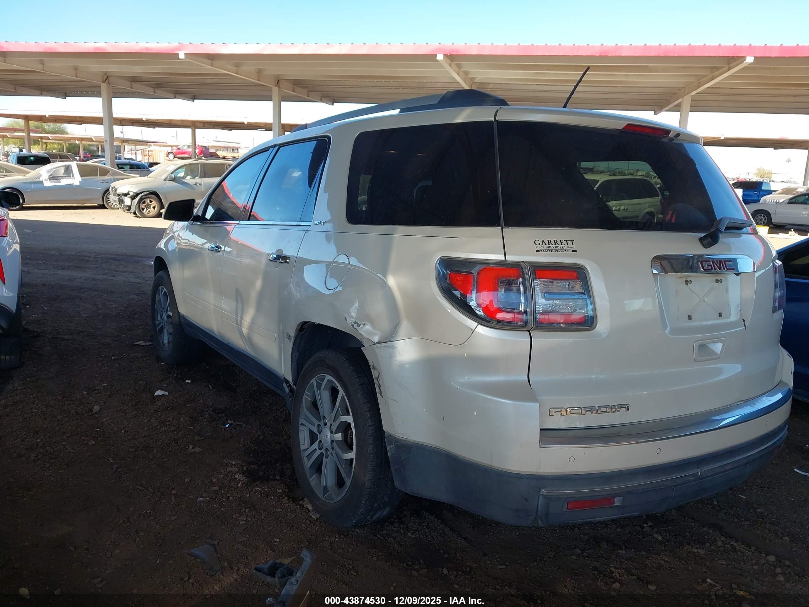 GMC ACADIA image 3
