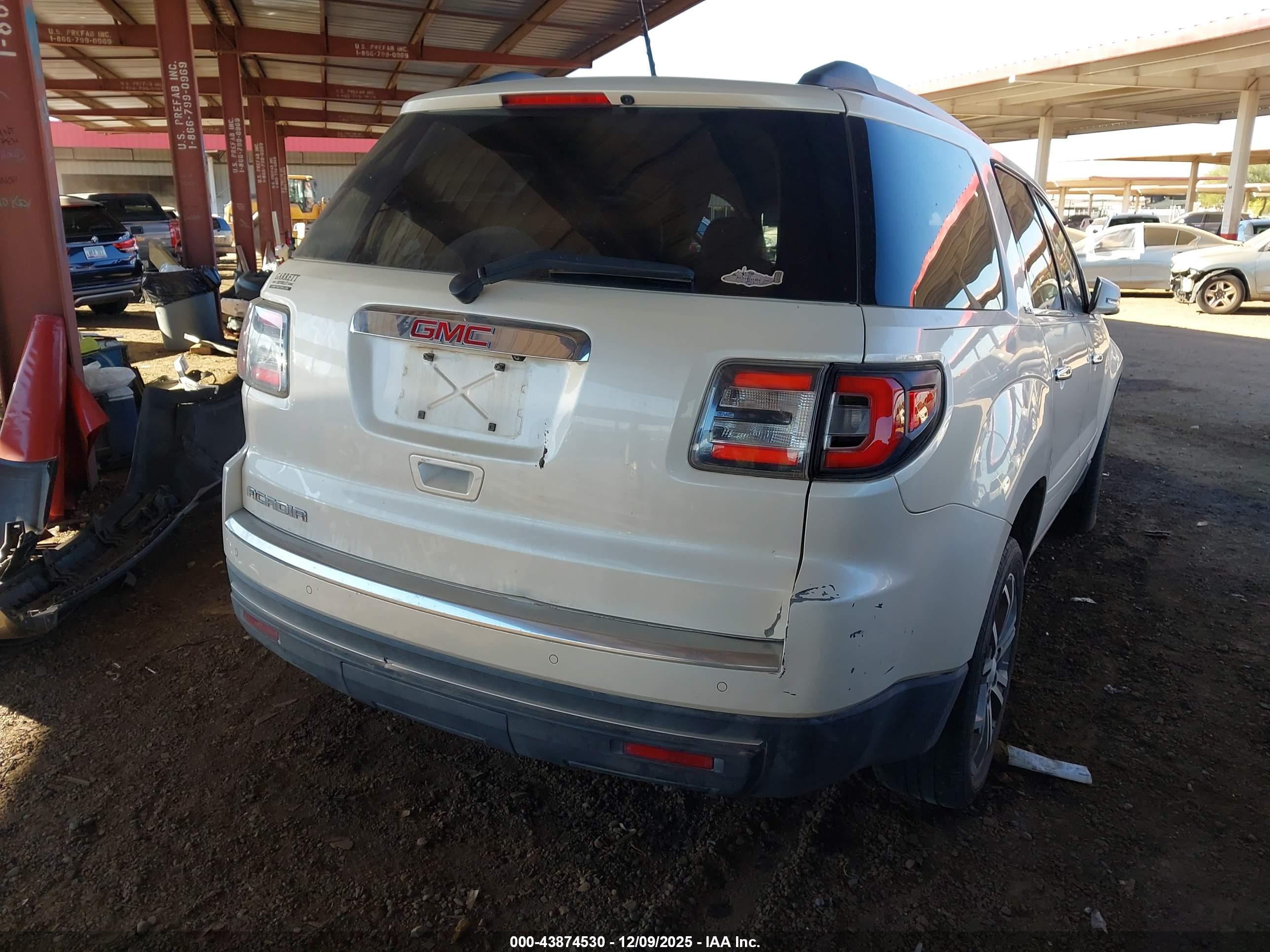 GMC ACADIA image 4