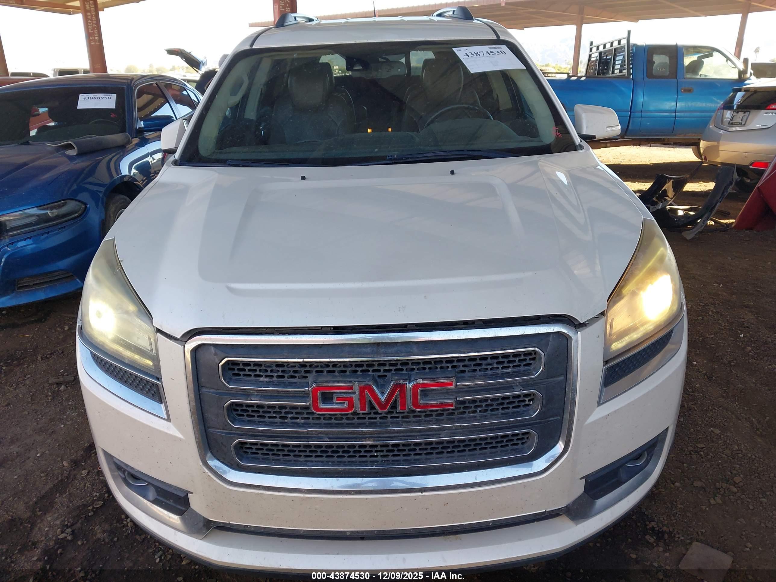 GMC ACADIA image 6