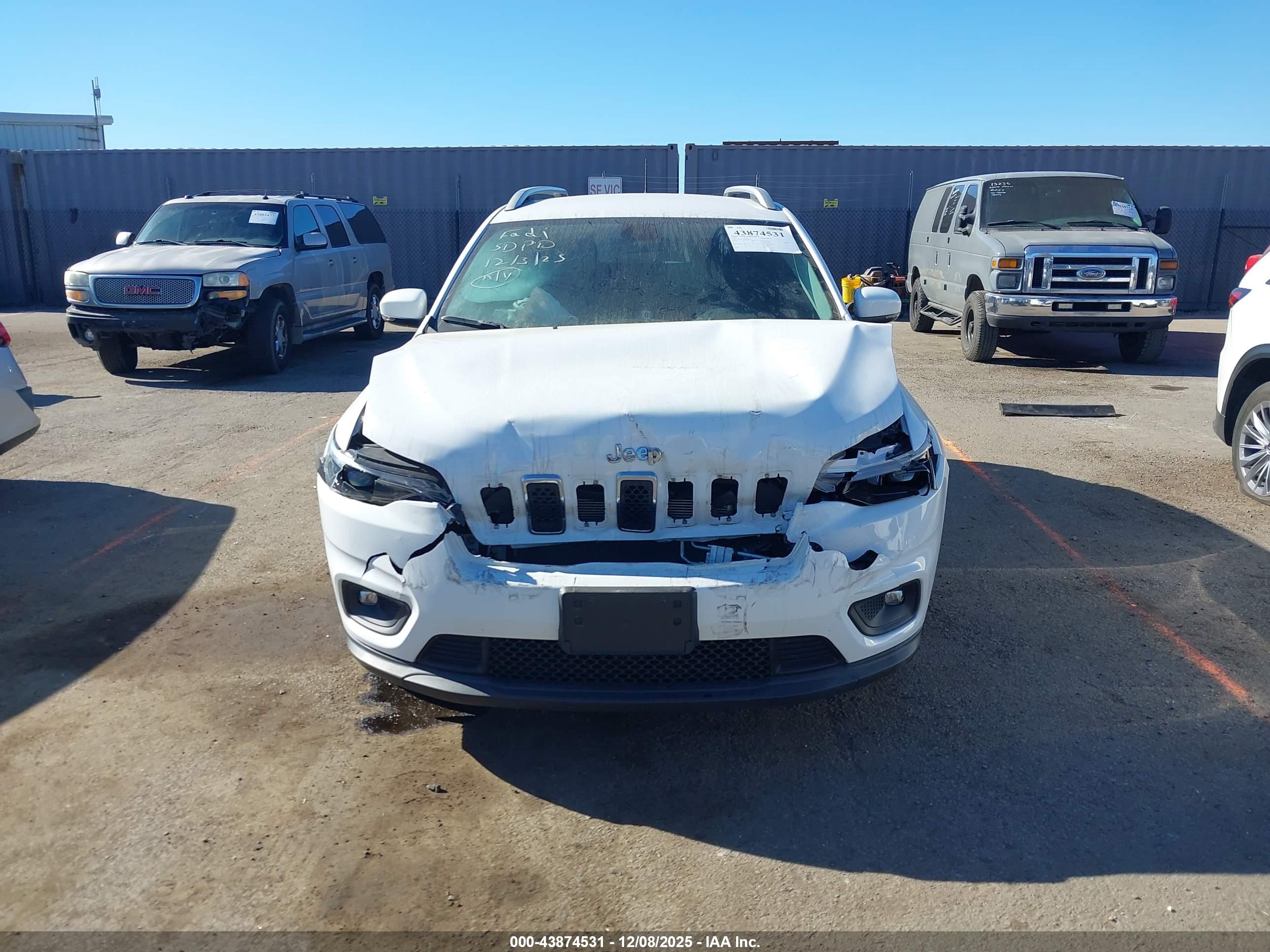 JEEP CHEROKEE image 6