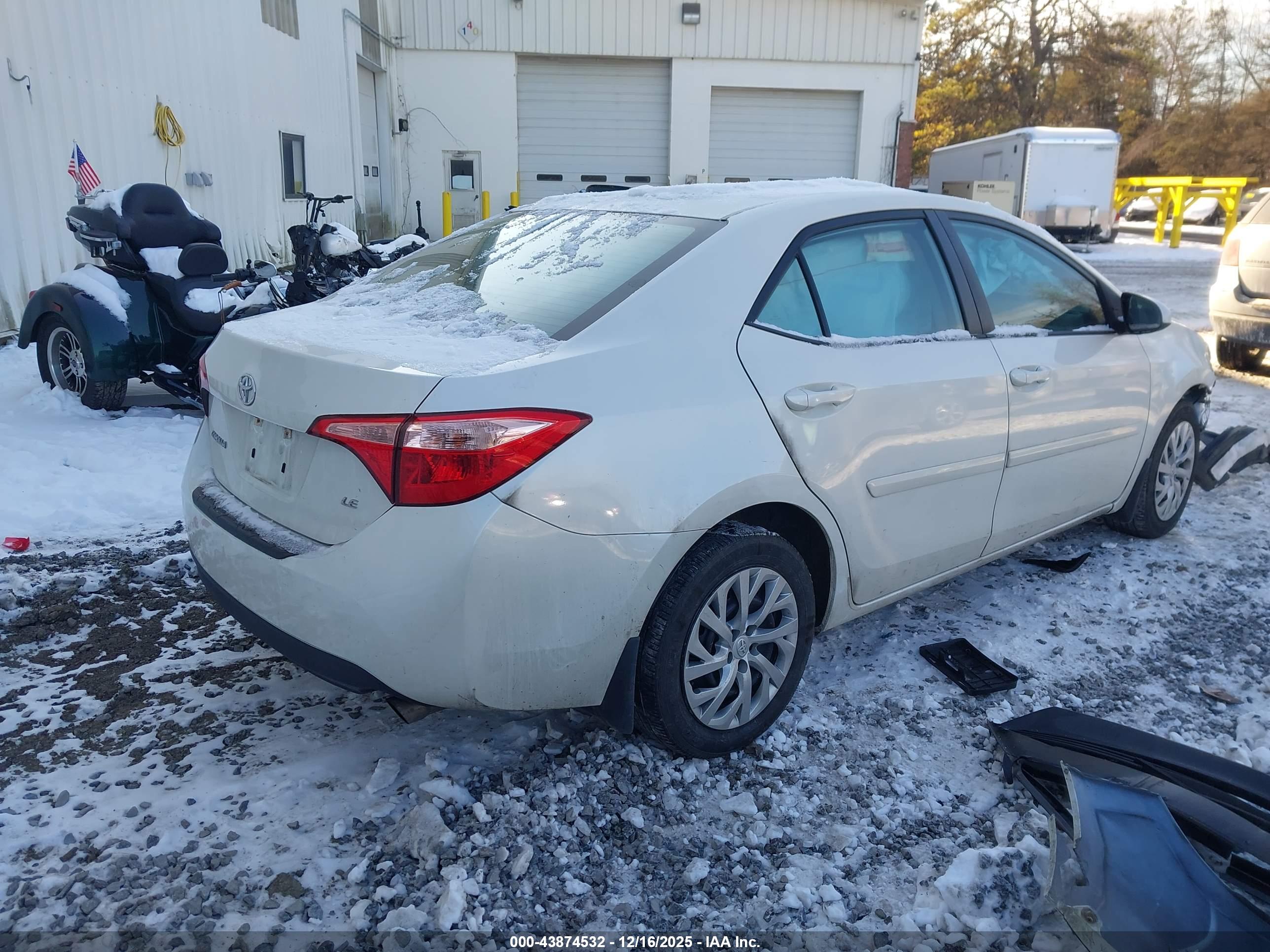 TOYOTA COROLLA image 4