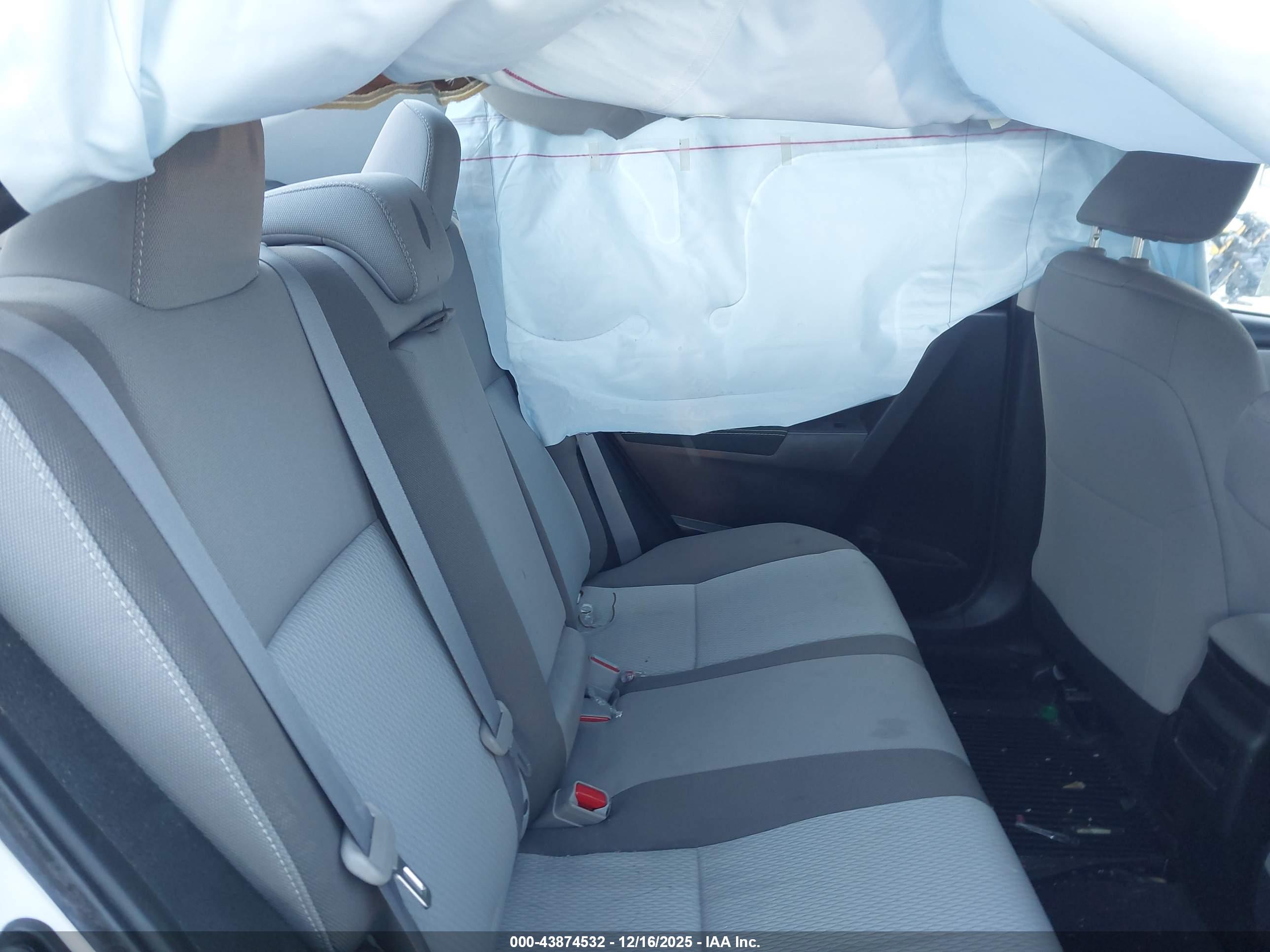 TOYOTA COROLLA image 8
