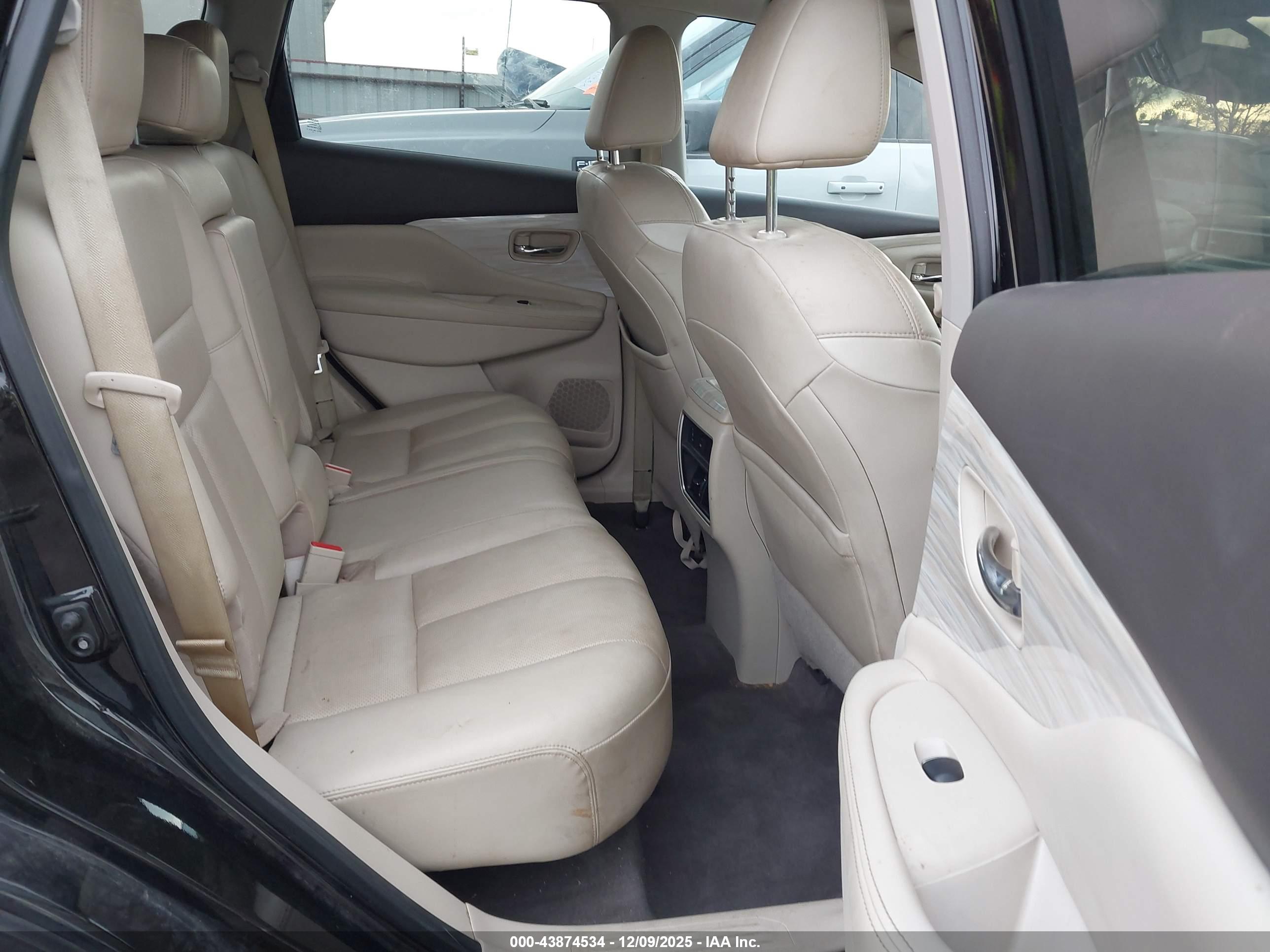 NISSAN MURANO image 8