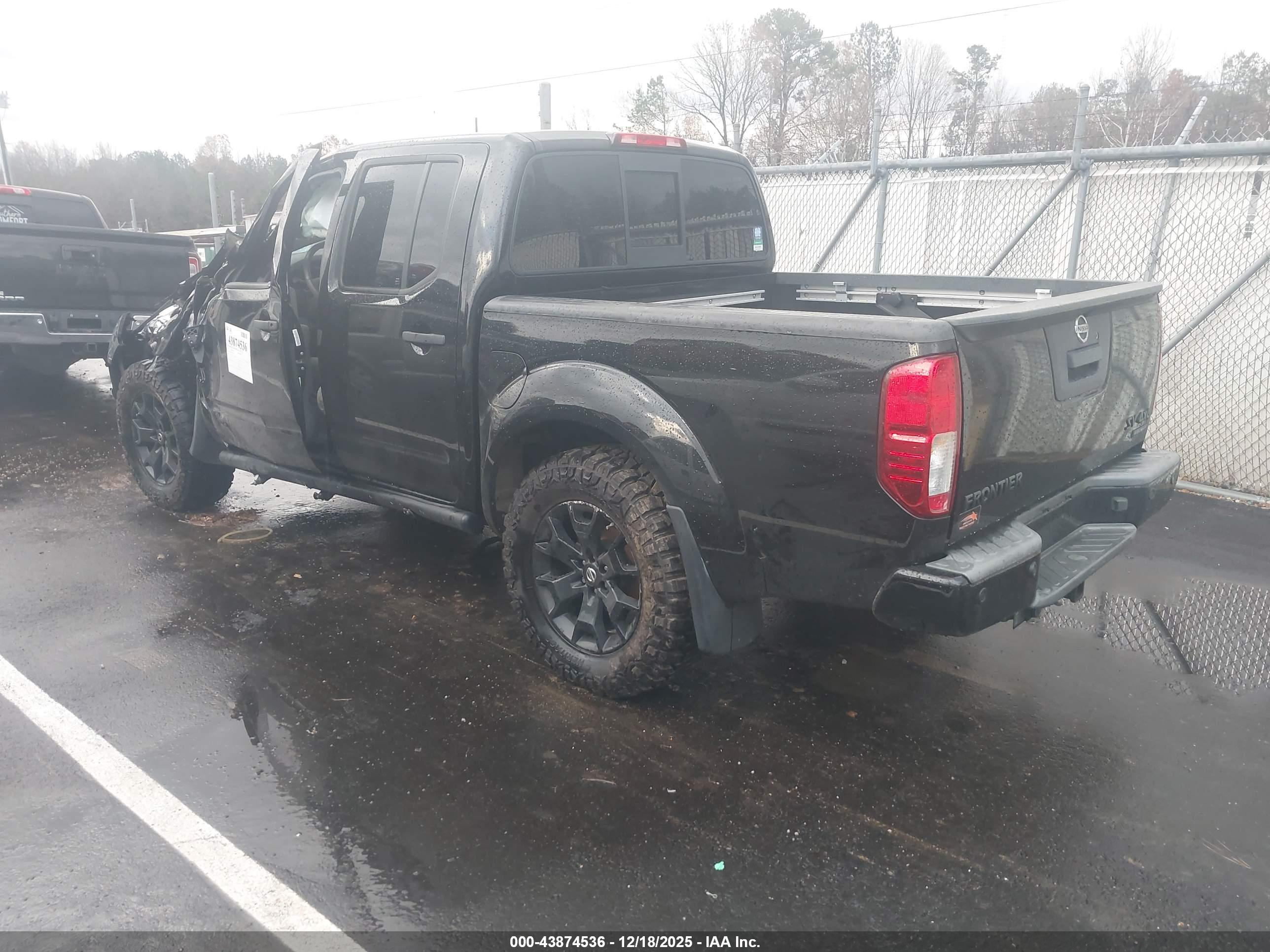 NISSAN FRONTIER image 3