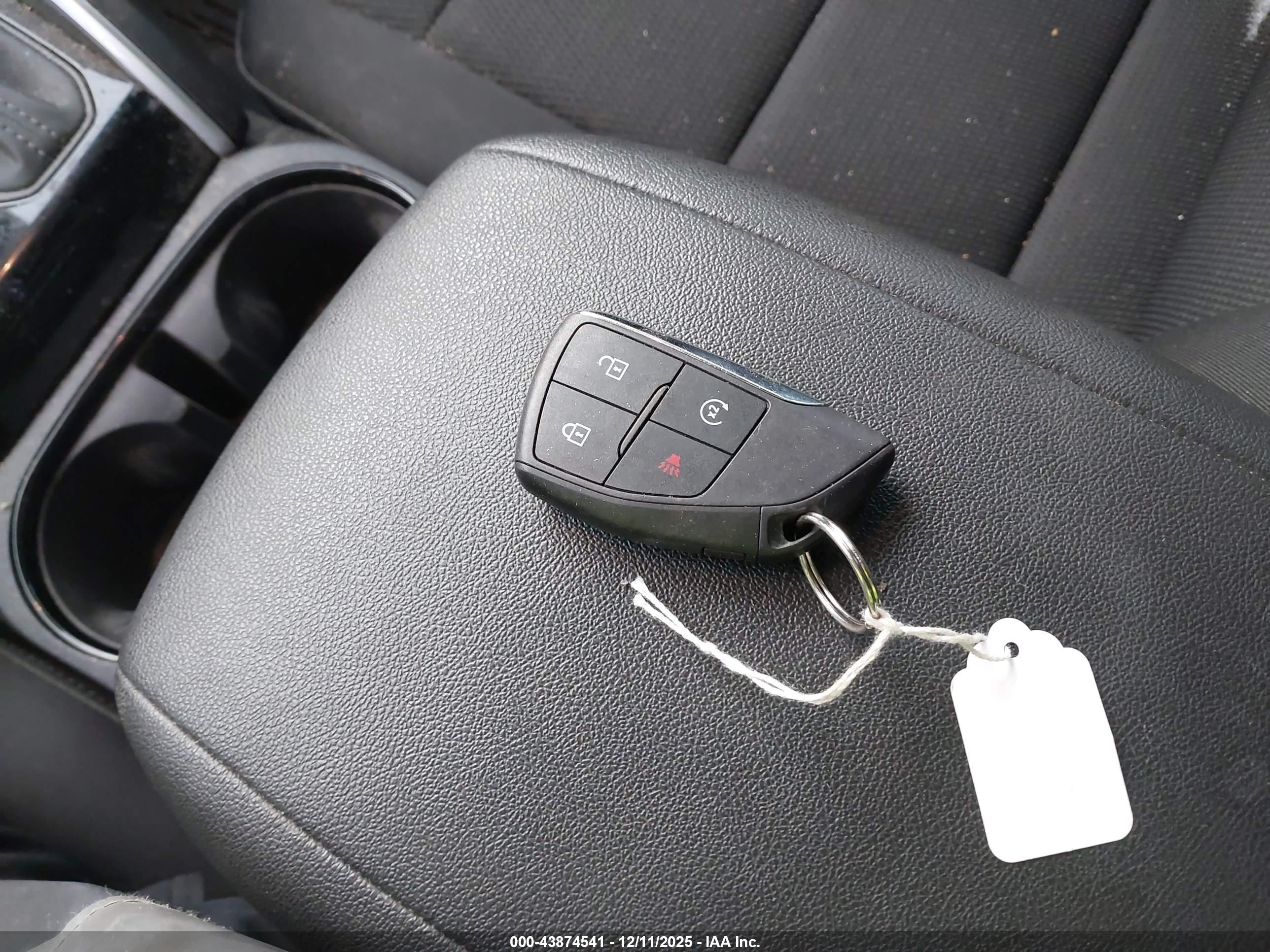 CHEVROLET COLORADO image 11